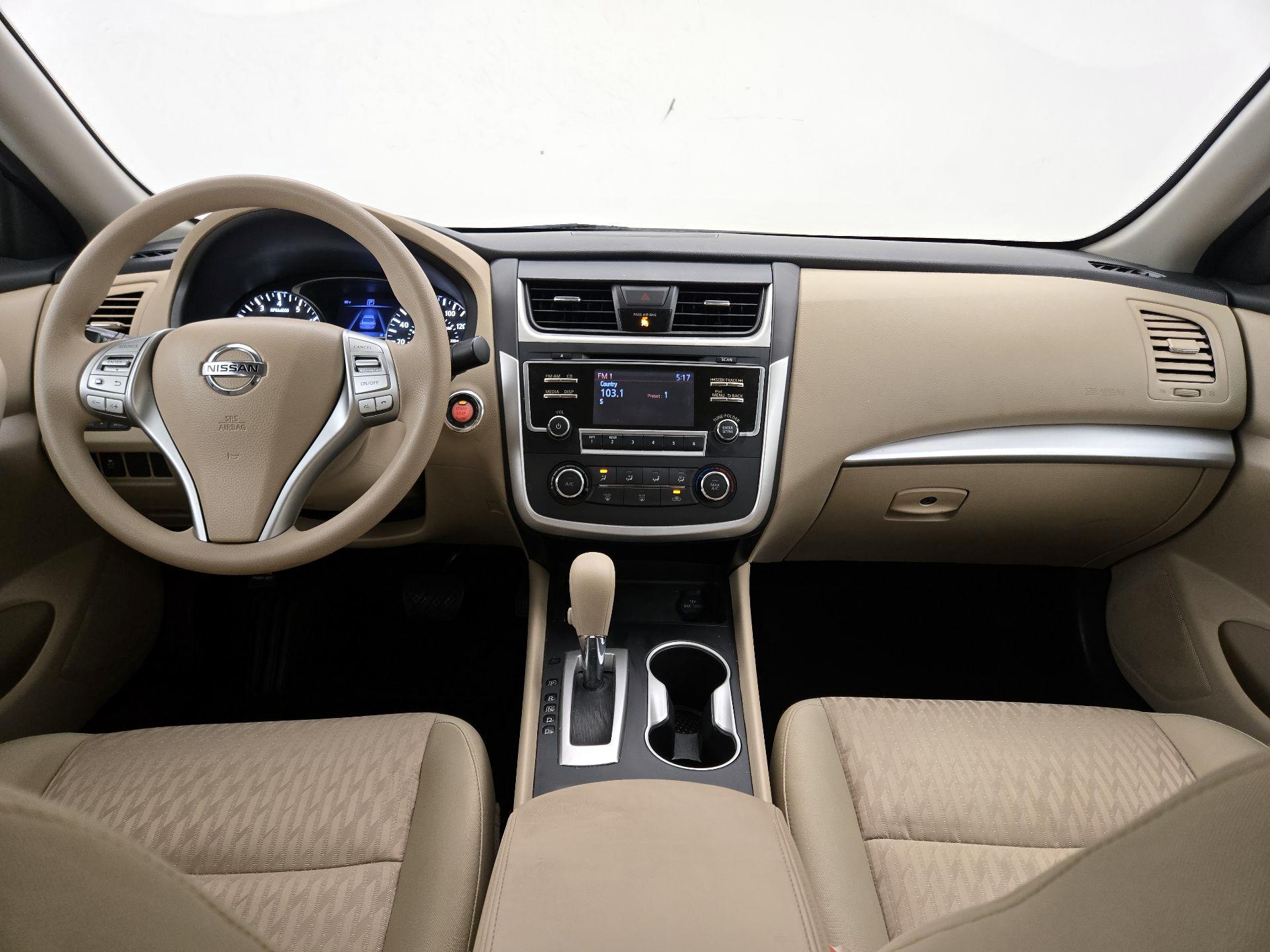 Thumbnail: 2017 Nissan Altima - 9