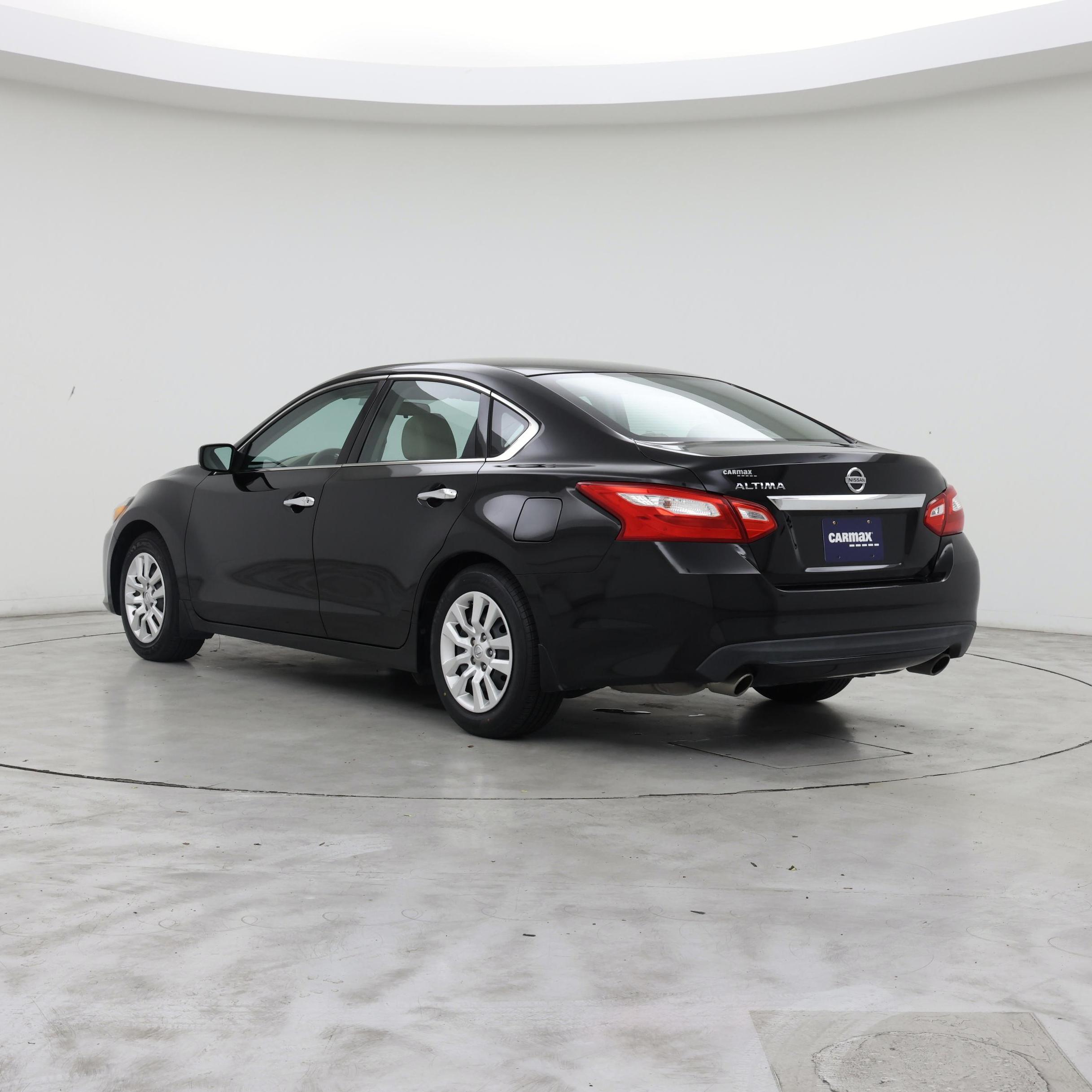 Thumbnail: 2017 Nissan Altima - 2