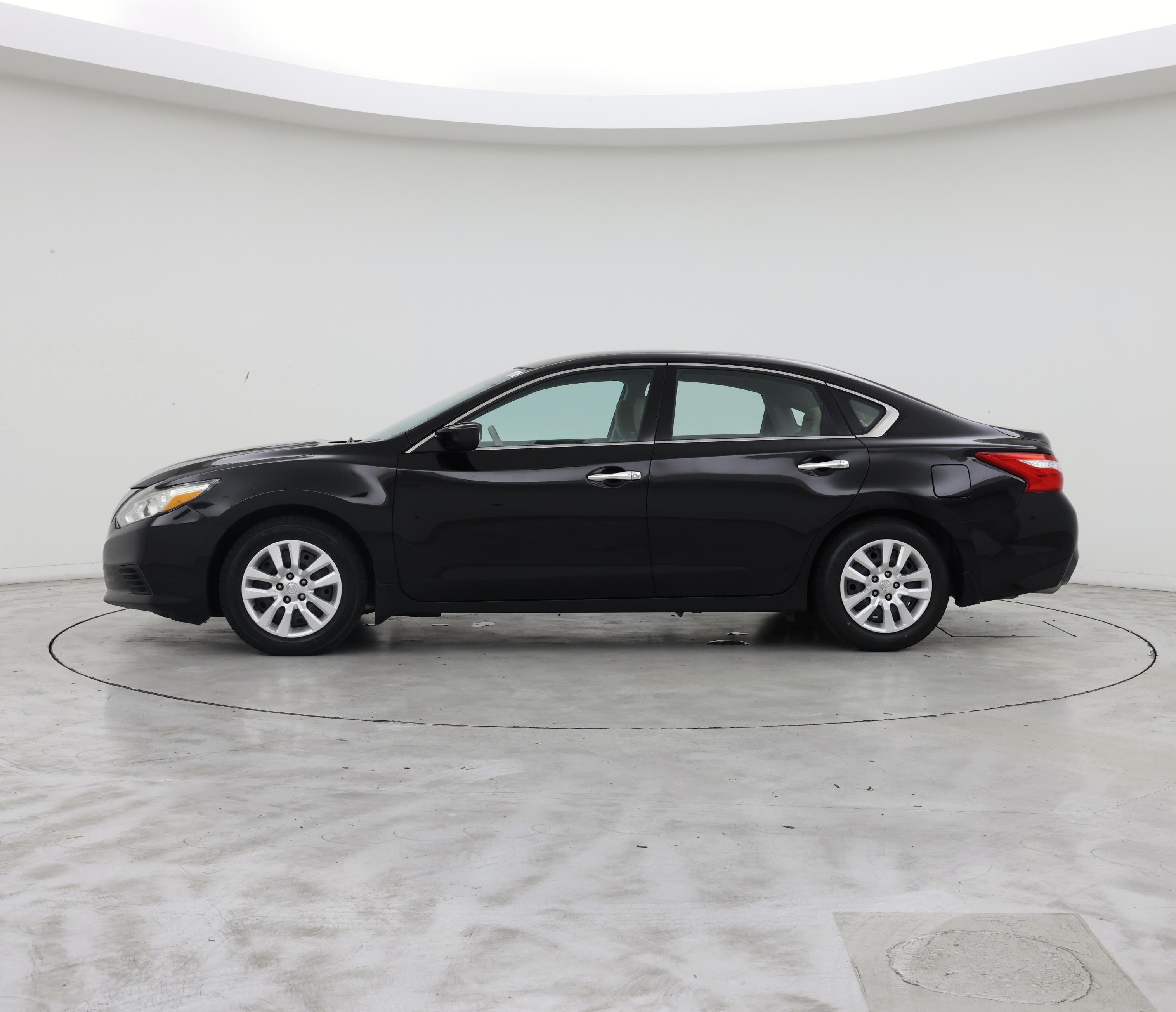 Thumbnail: 2017 Nissan Altima - 3