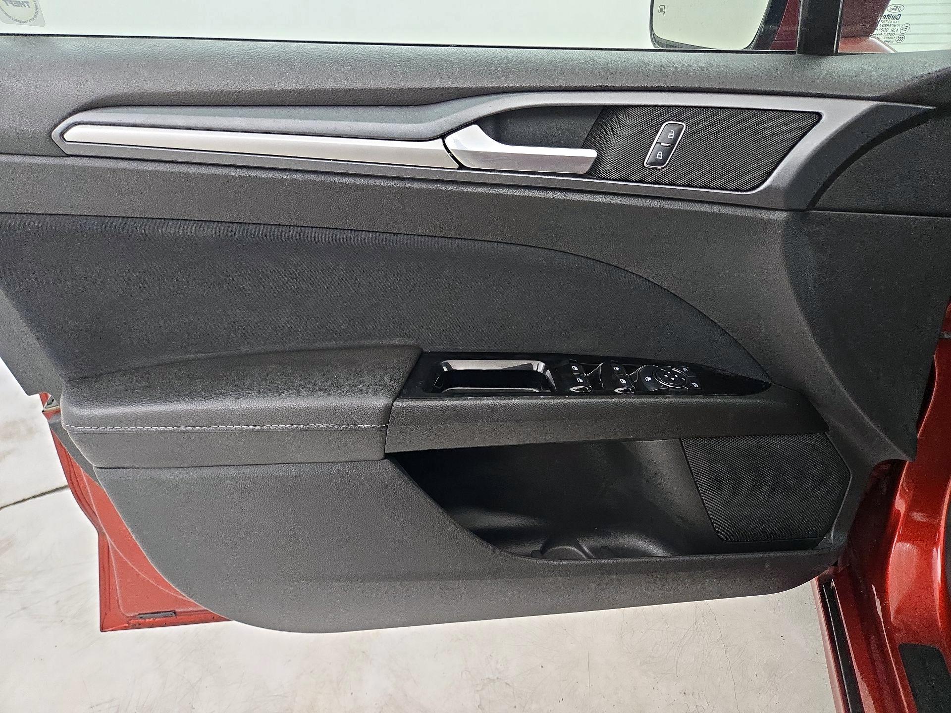 Thumbnail: 2014 Ford Fusion - 10
