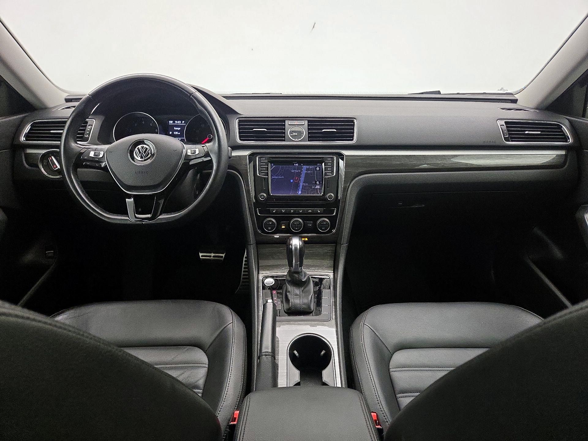 Thumbnail: 2016 Volkswagen Passat - 9