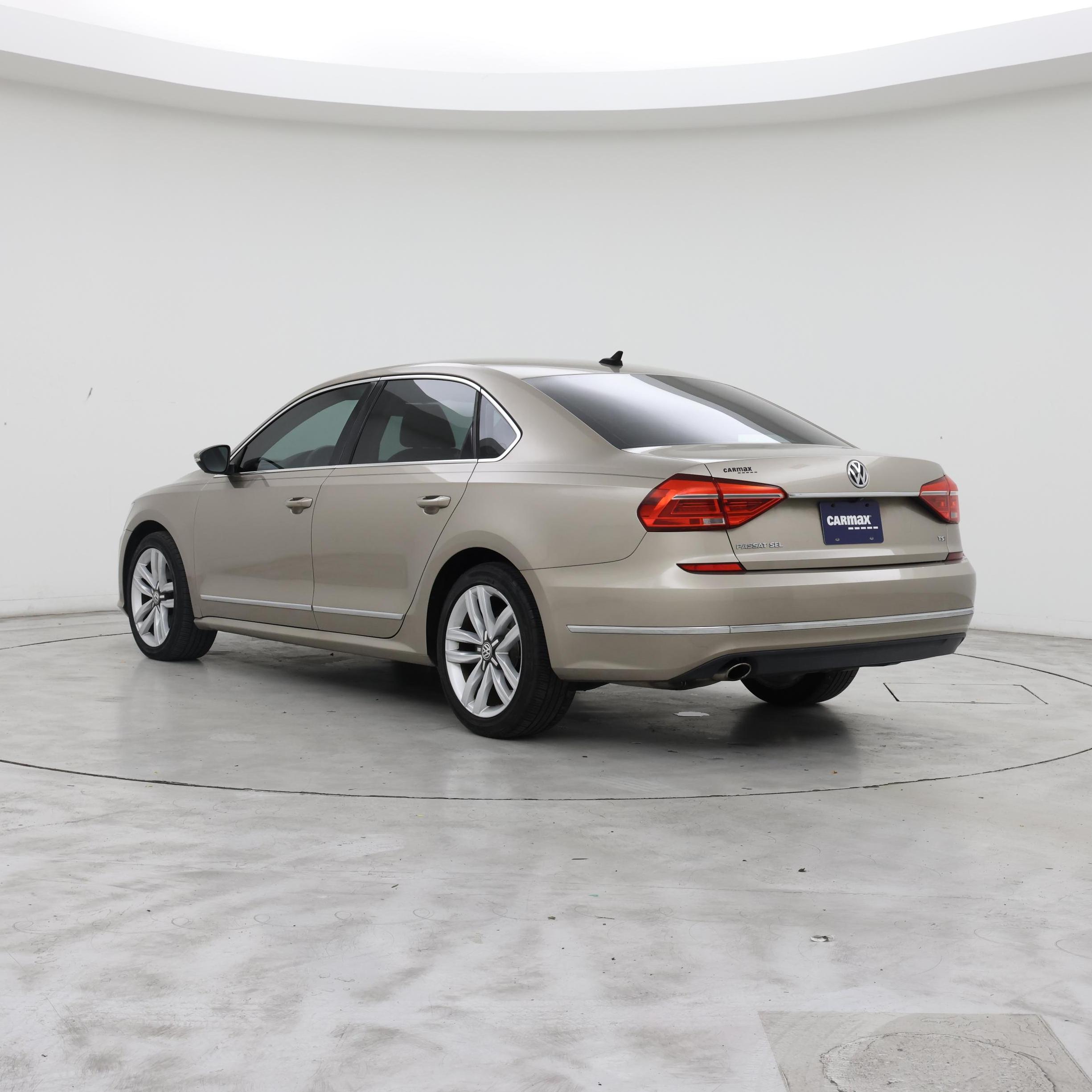 Thumbnail: 2016 Volkswagen Passat - 2