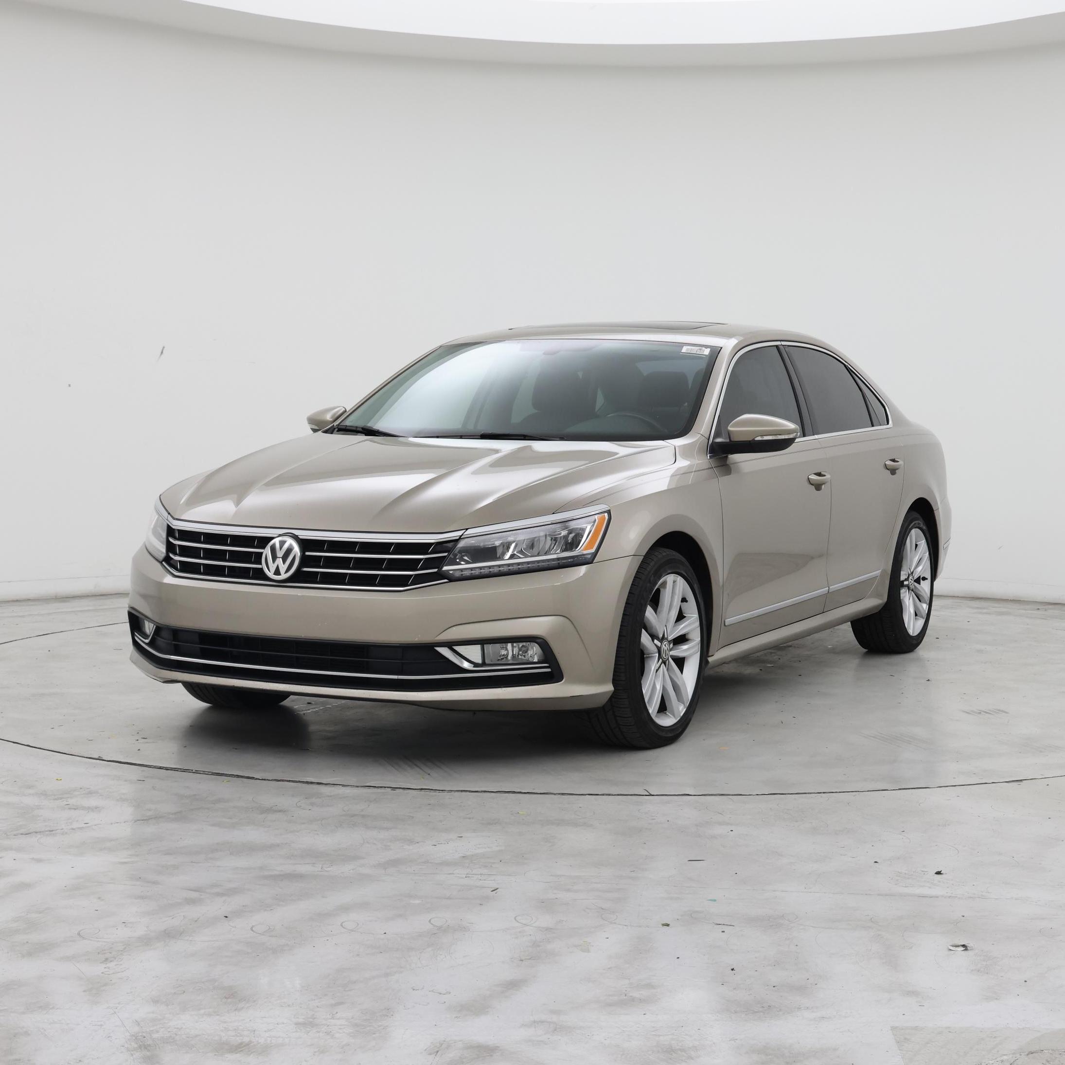 Thumbnail: 2016 Volkswagen Passat - 4