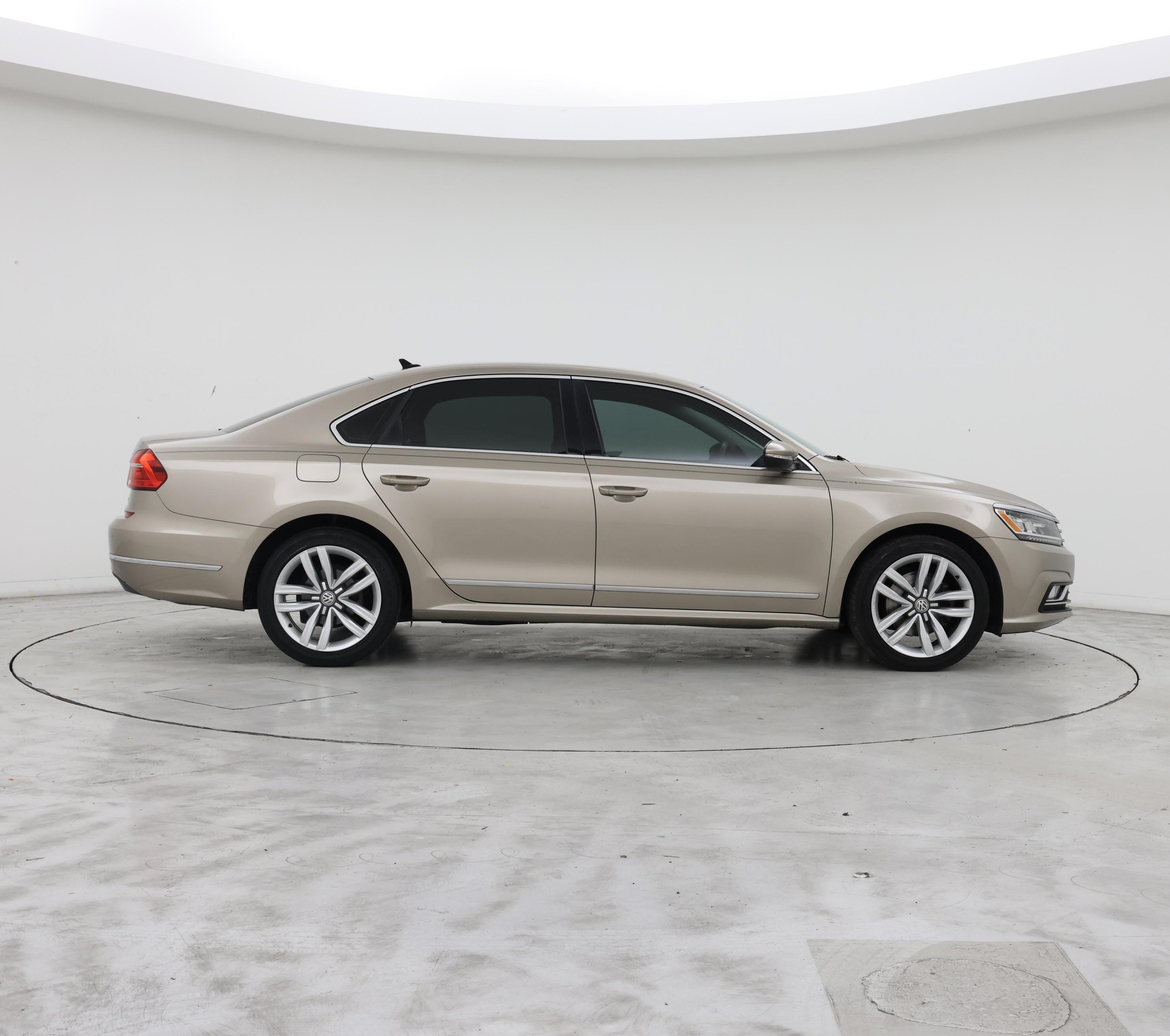 Thumbnail: 2016 Volkswagen Passat - 7
