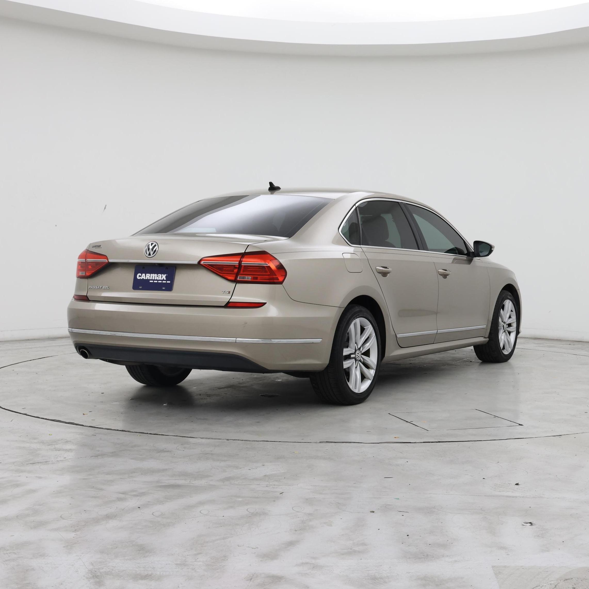 Thumbnail: 2016 Volkswagen Passat - 8