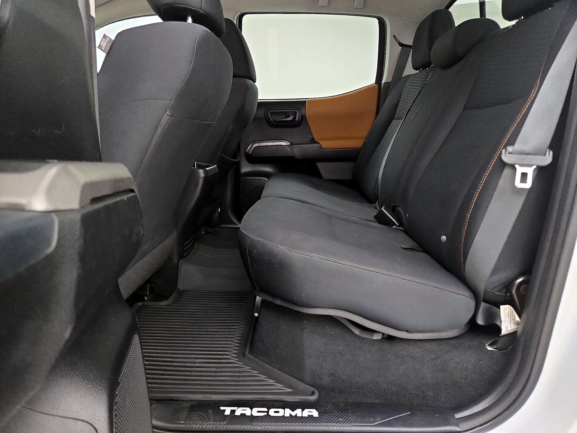 Thumbnail: 2018 Toyota Tacoma - 19