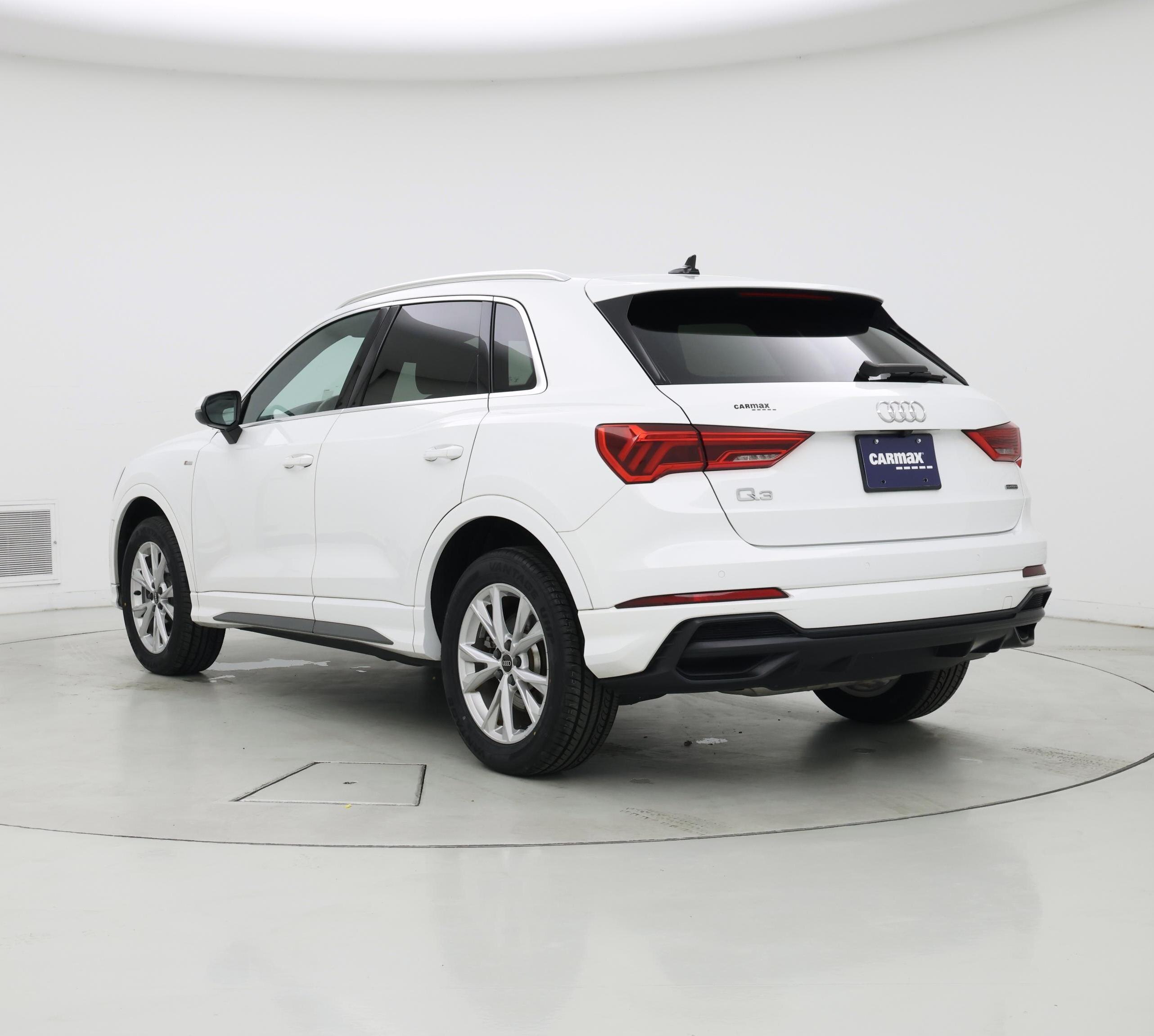 Thumbnail: 2022 Audi Q3 - 2