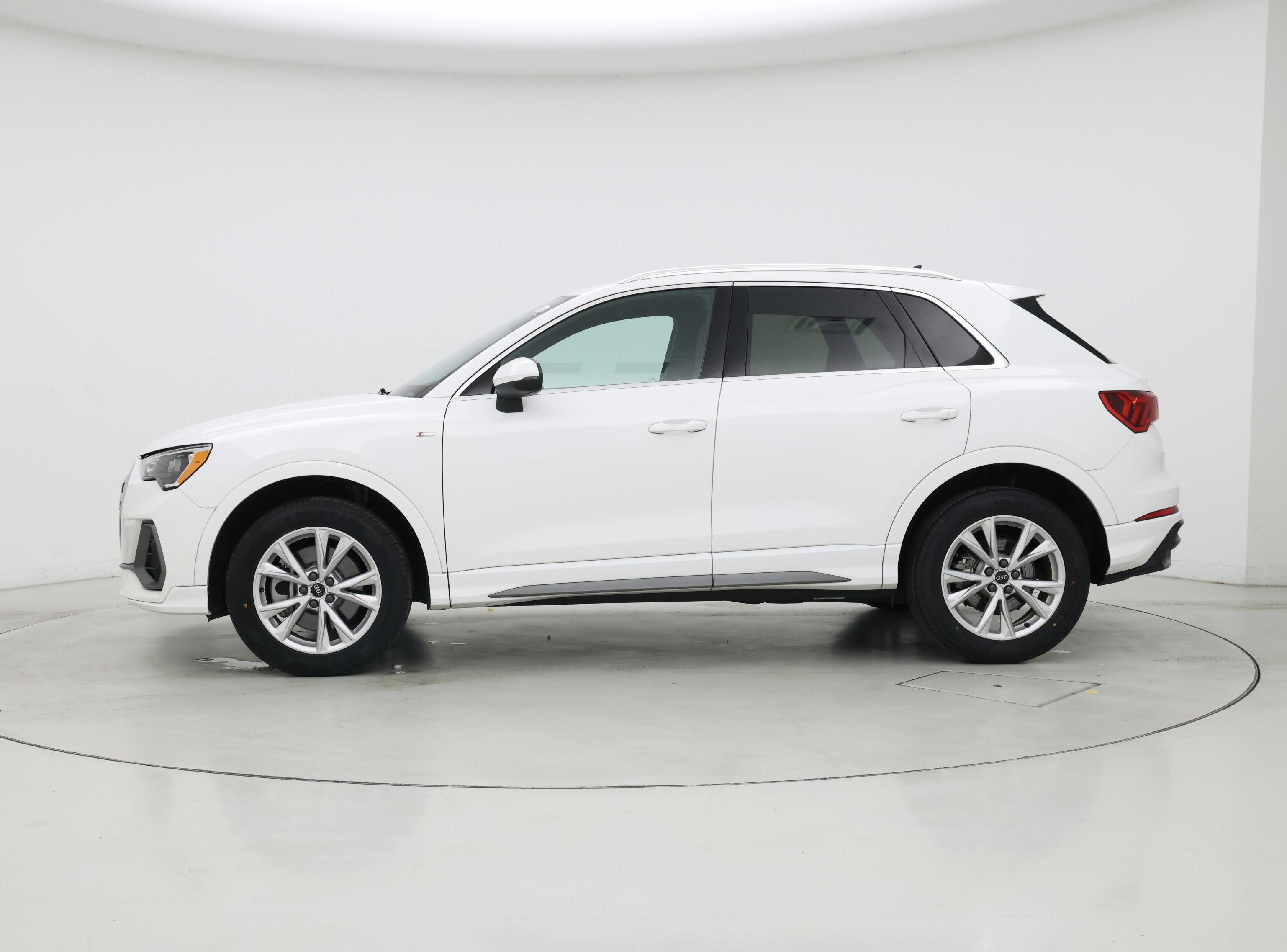 Thumbnail: 2022 Audi Q3 - 3