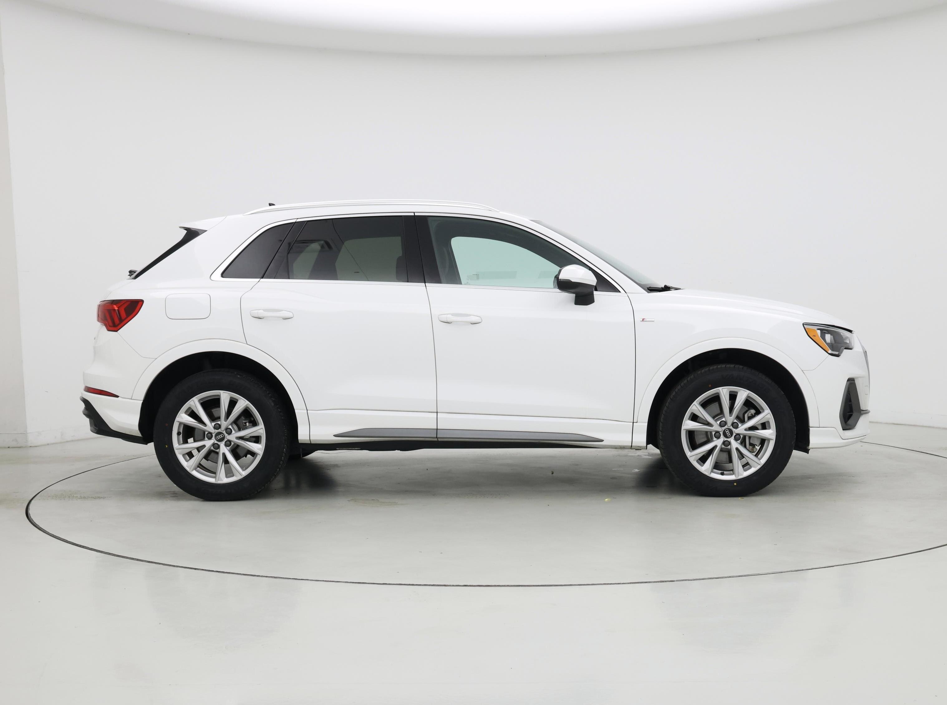 Thumbnail: 2022 Audi Q3 - 7