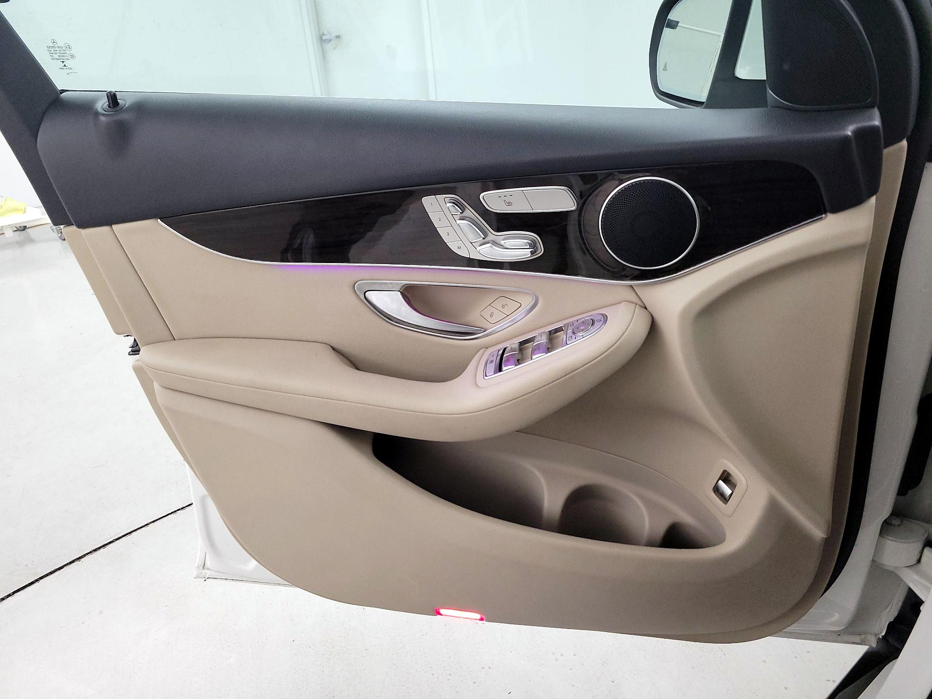 Thumbnail: 2022 Mercedes-Benz GLC - 12