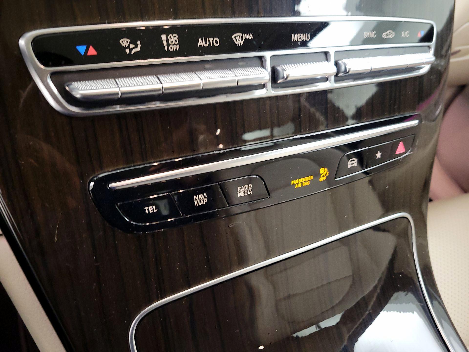 Thumbnail: 2022 Mercedes-Benz GLC - 16