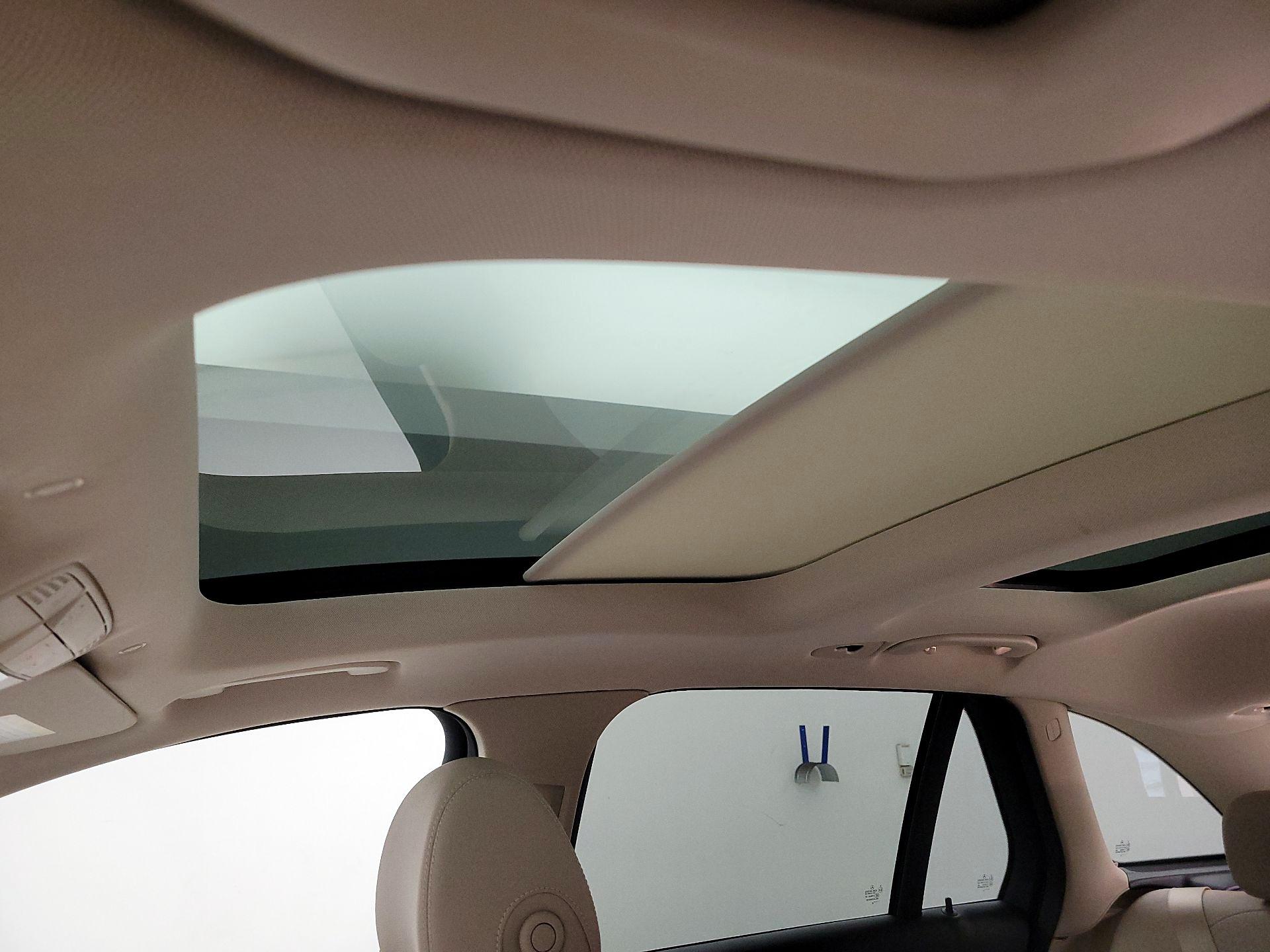 Thumbnail: 2022 Mercedes-Benz GLC - 19