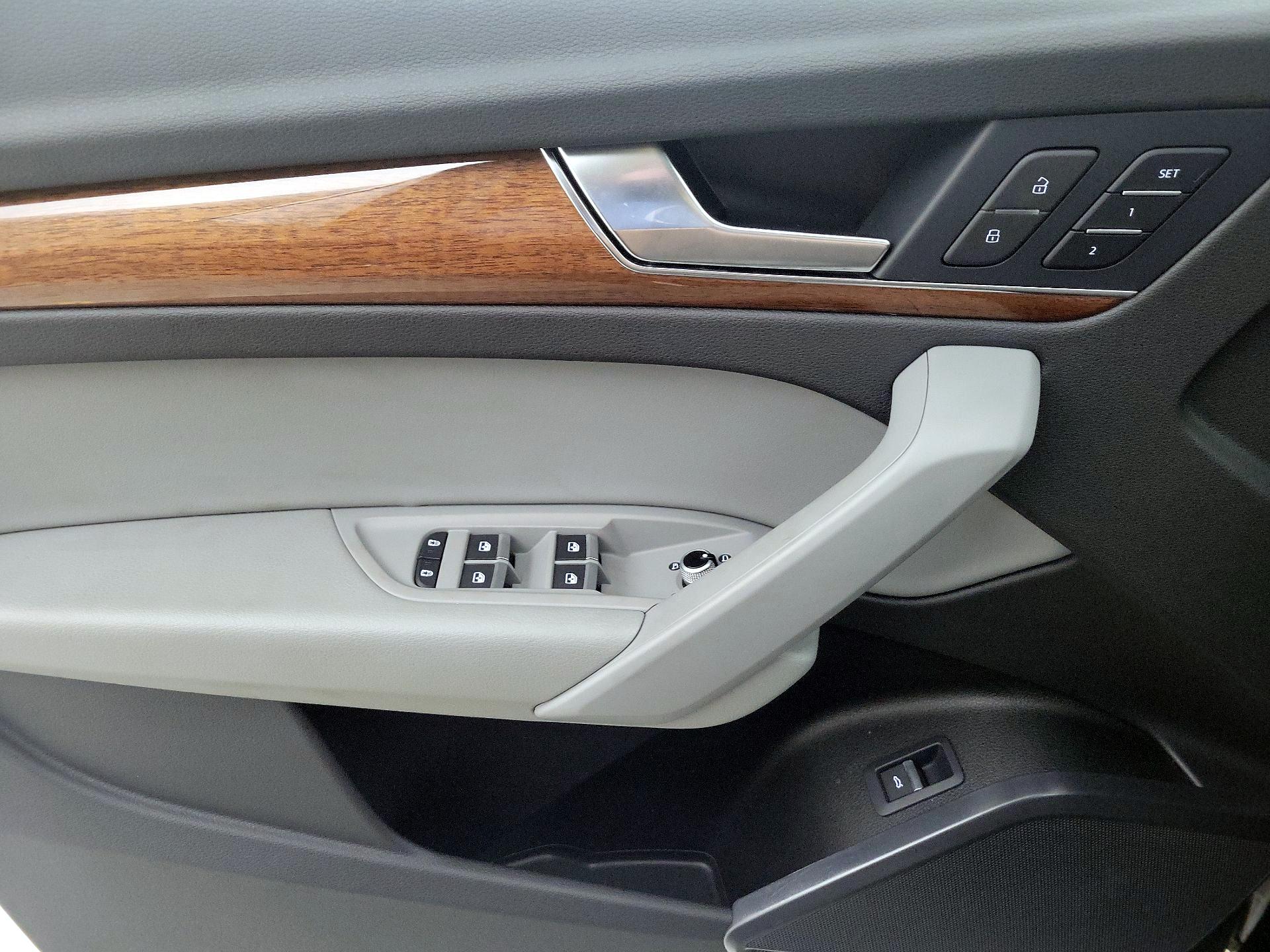 Thumbnail: 2022 Audi Q5 - 12