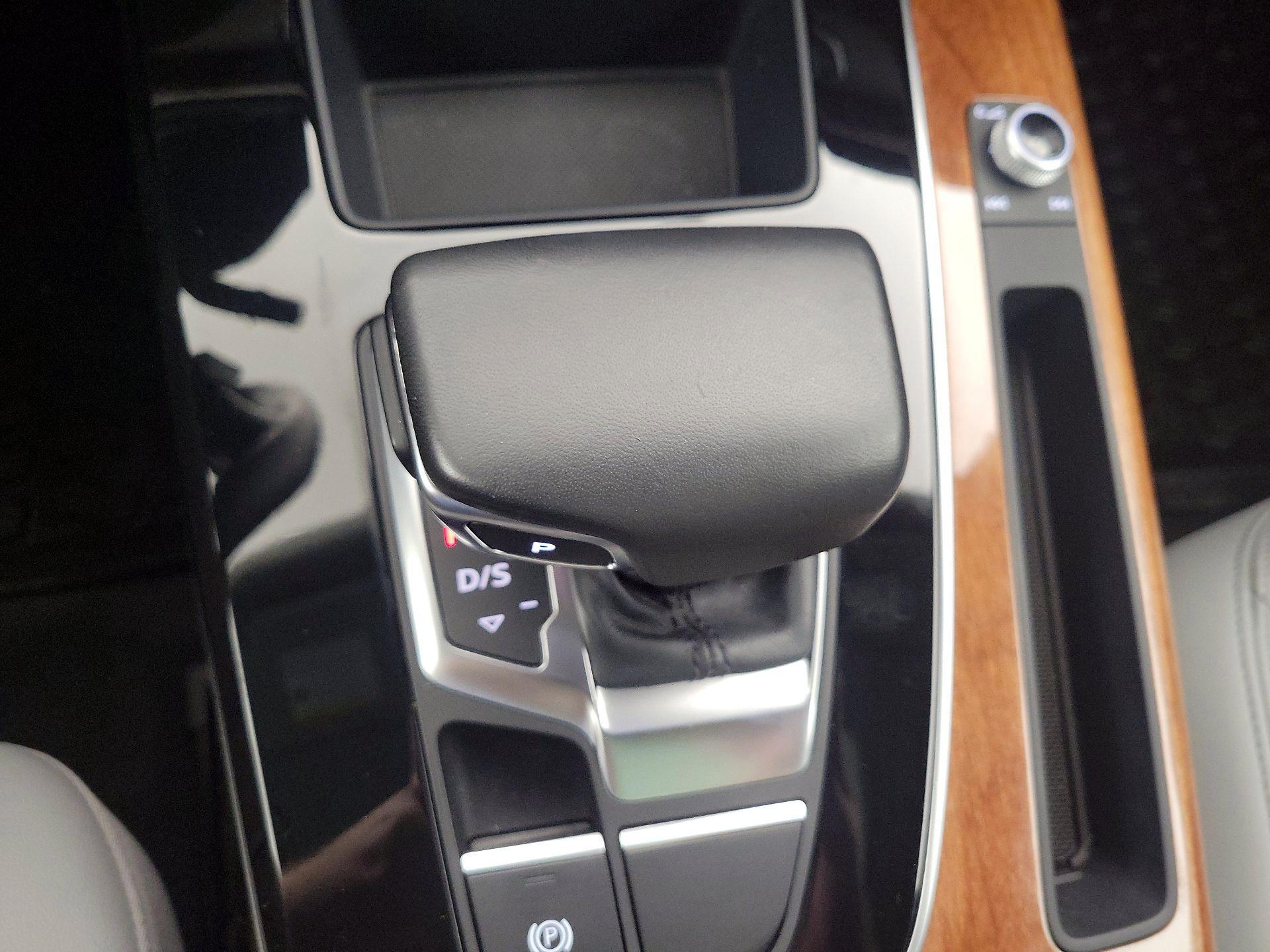 Thumbnail: 2022 Audi Q5 - 17