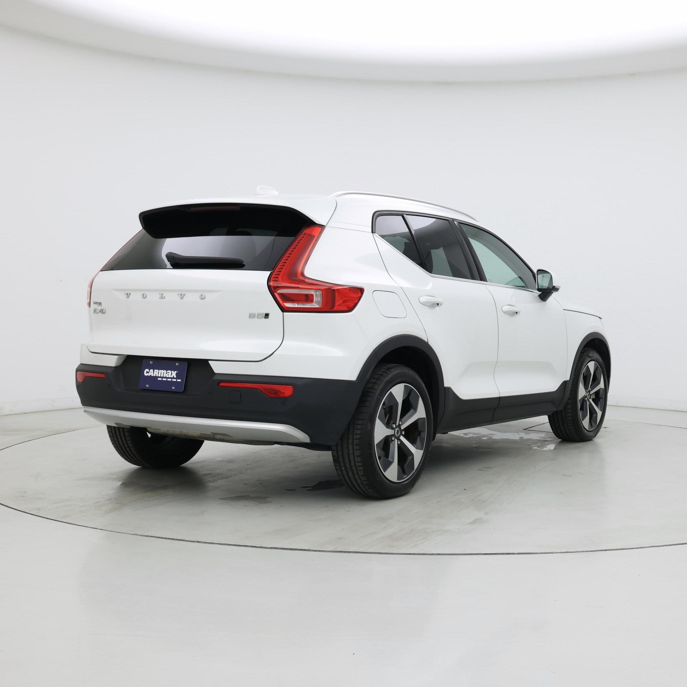 Thumbnail: 2023 Volvo XC40 - 8