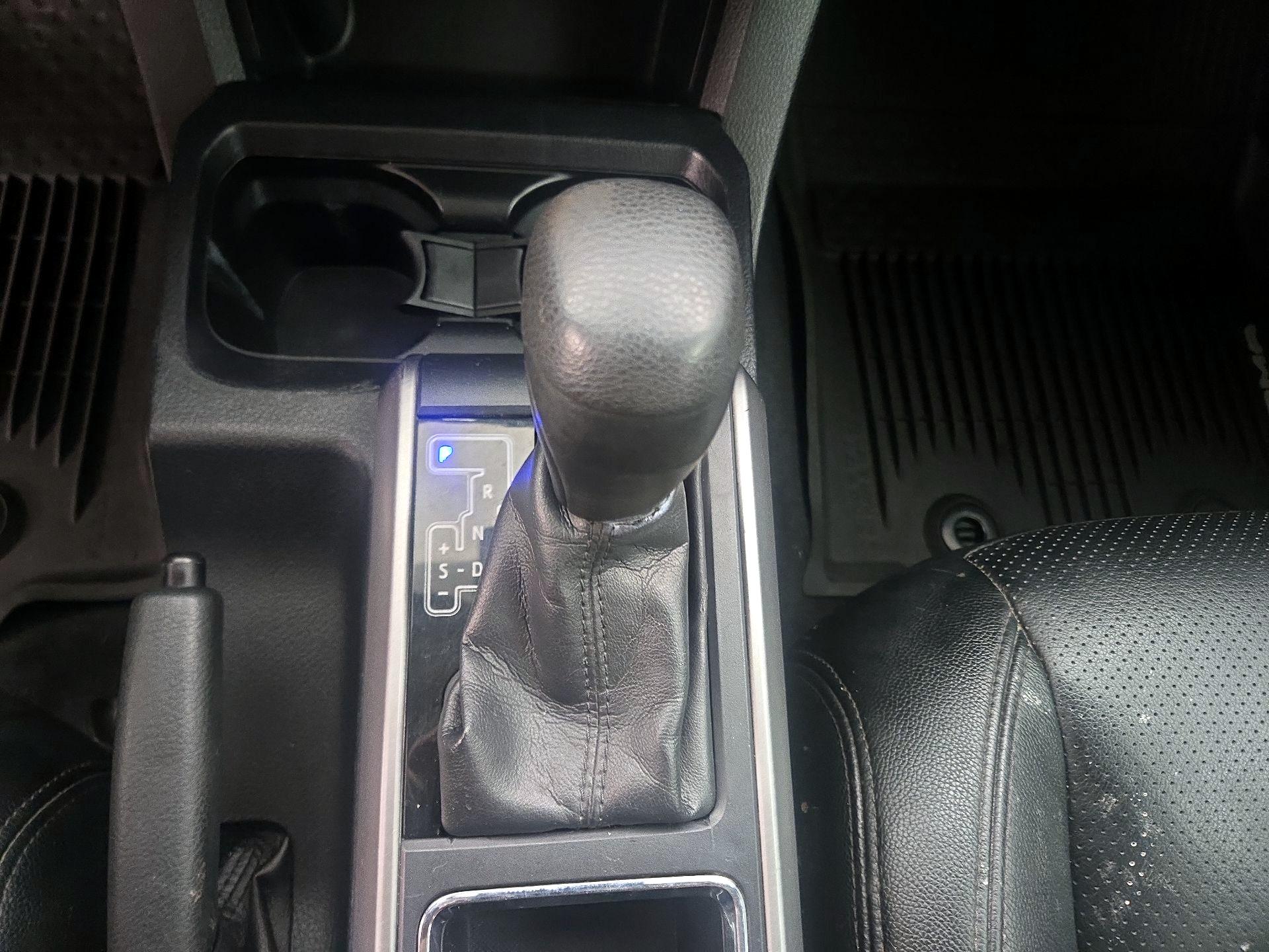 Thumbnail: 2020 Toyota Tacoma - 17