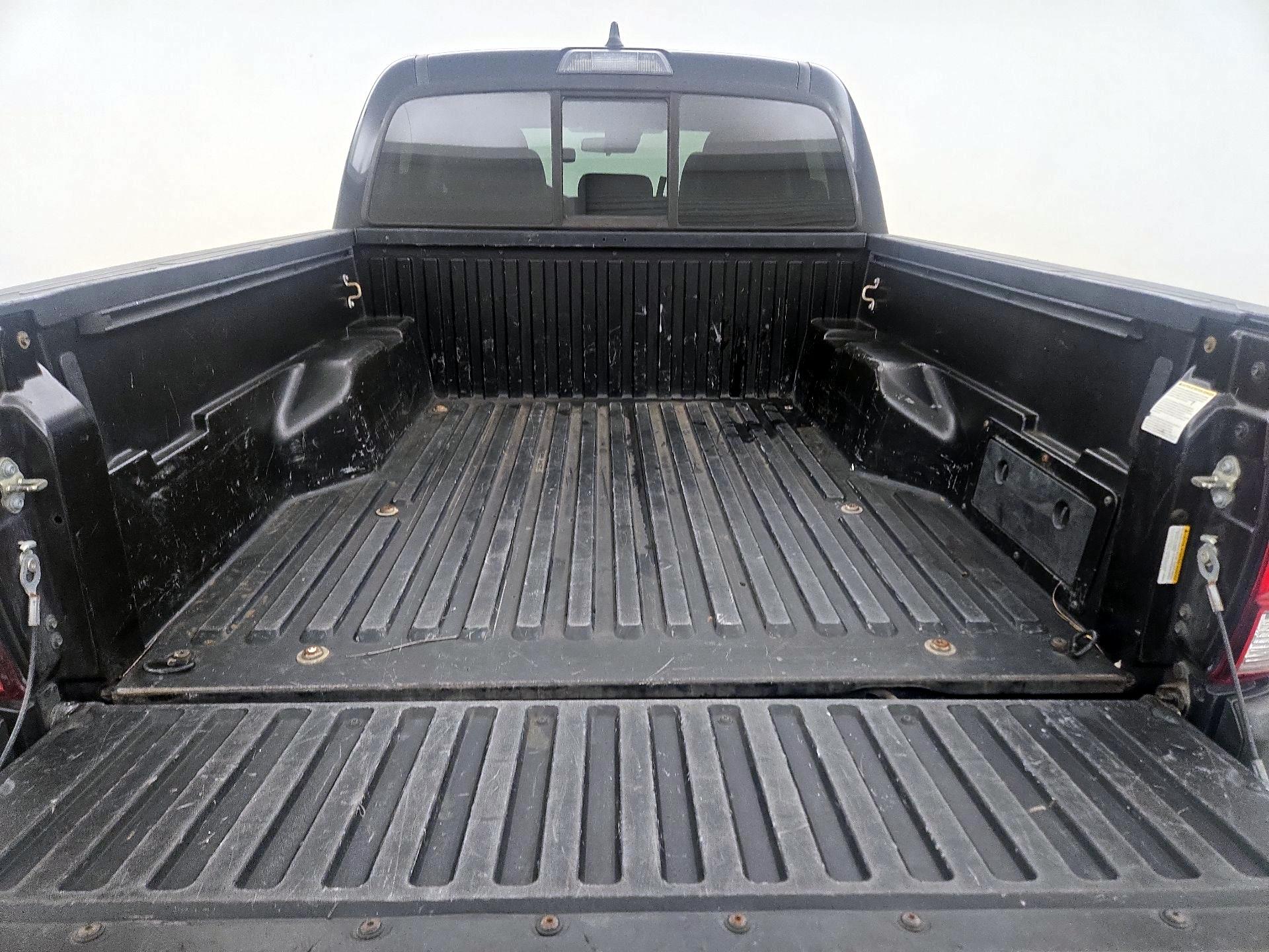 Thumbnail: 2020 Toyota Tacoma - 20