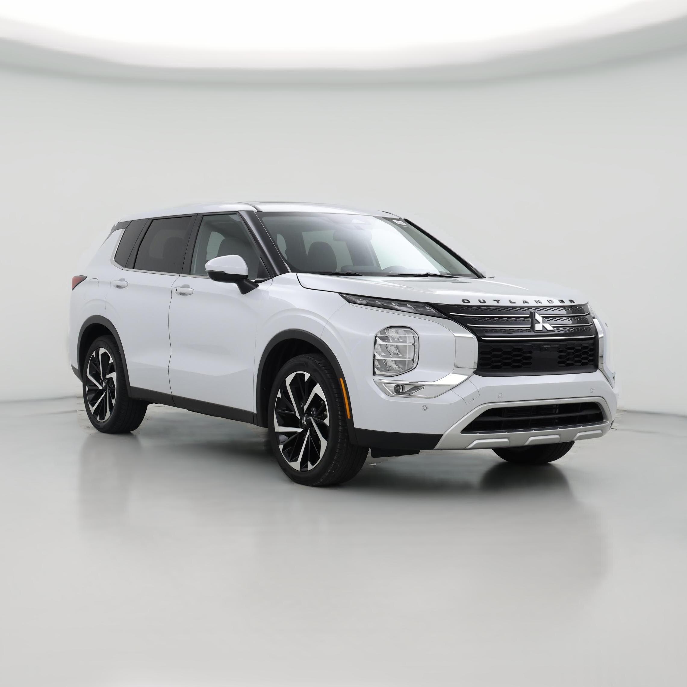 Thumbnail: 2023 Mitsubishi Outlander - 1