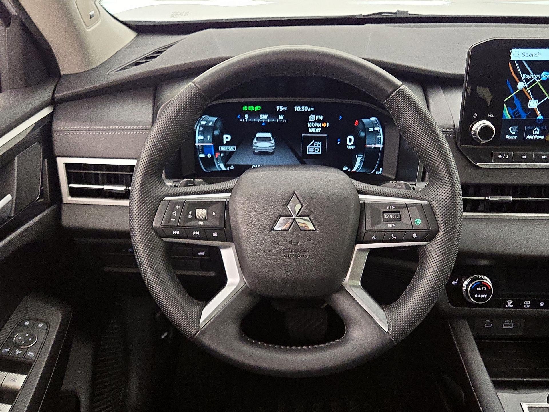 Thumbnail: 2023 Mitsubishi Outlander - 10