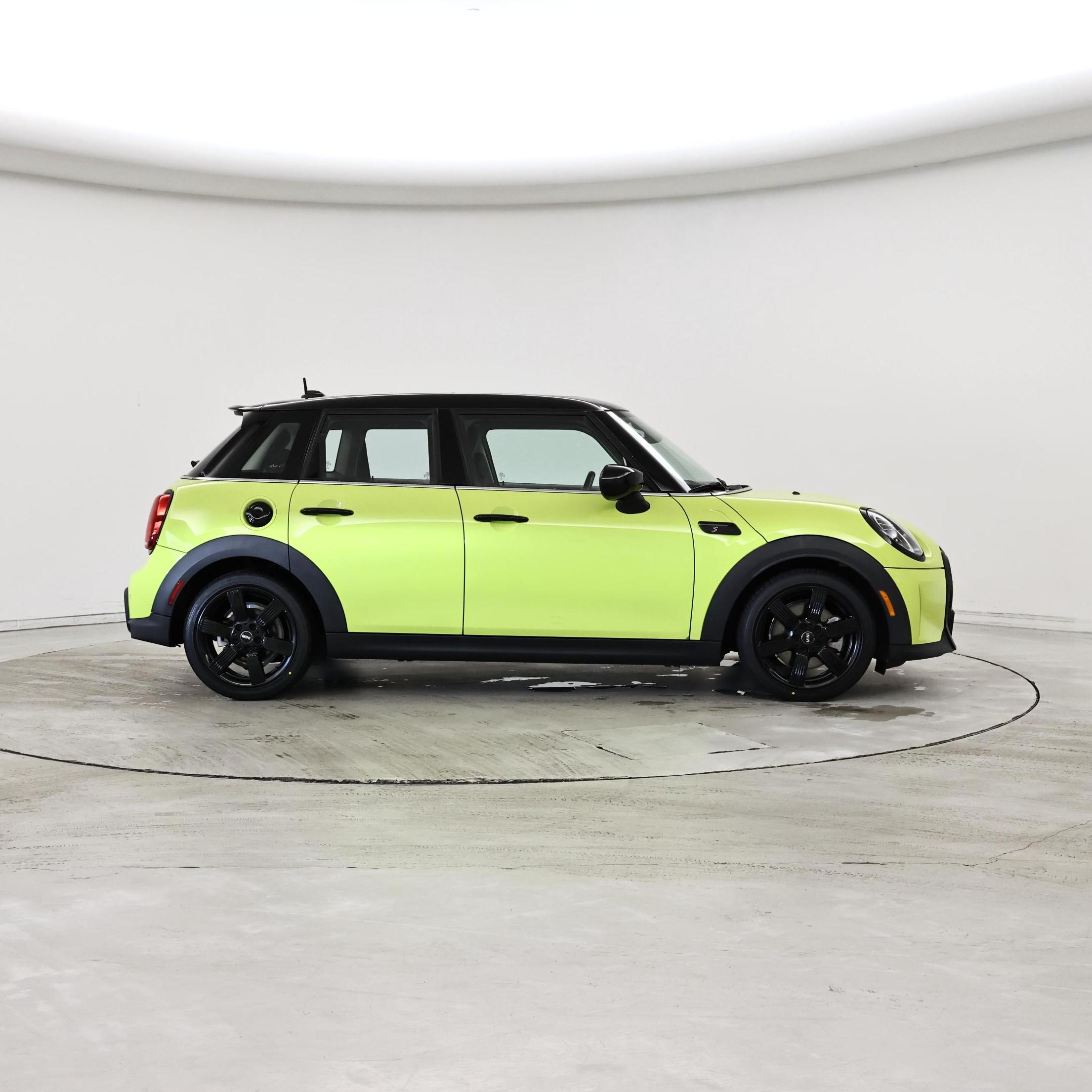 Thumbnail: 2023 MINI Cooper Hardtop - 7