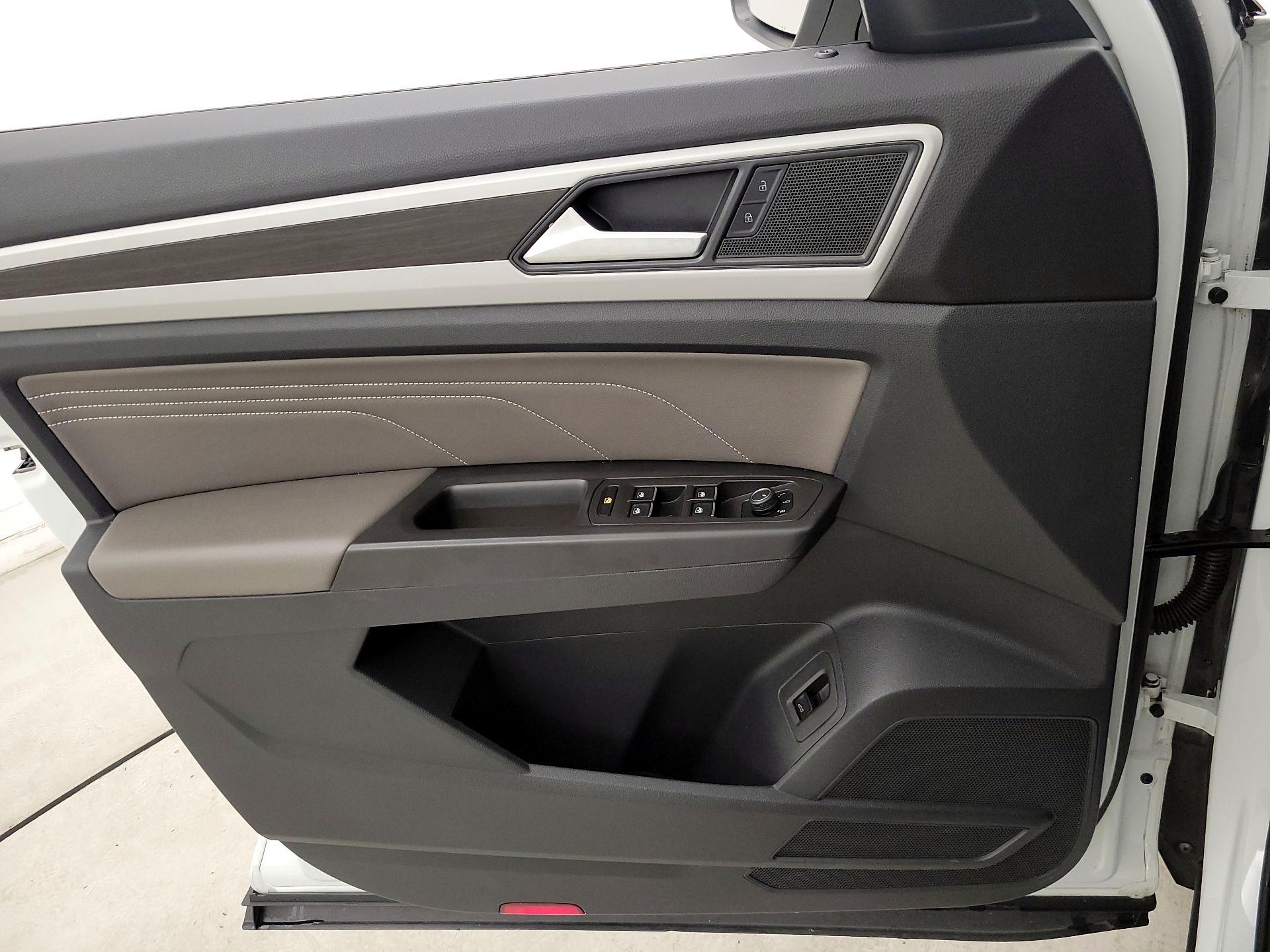Thumbnail: 2023 Volkswagen Atlas - 12