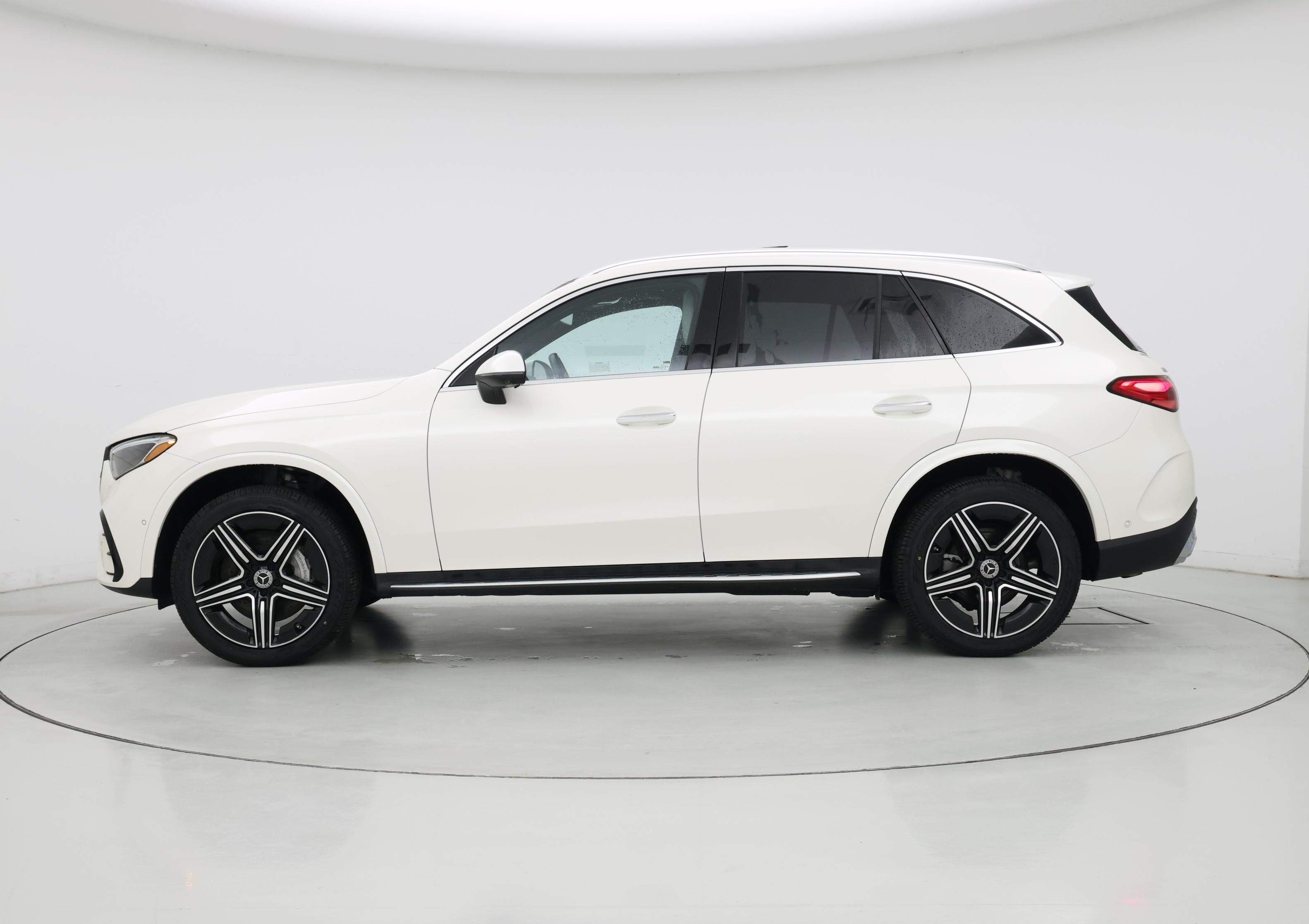 Thumbnail: 2023 Mercedes-Benz GLC - 3