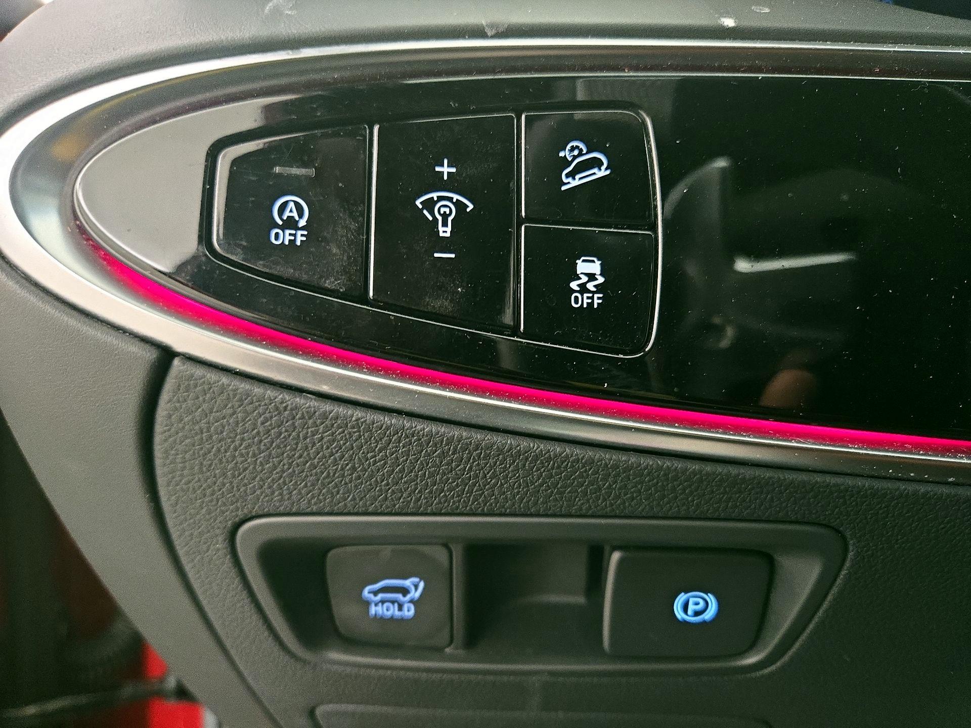 Thumbnail: 2022 Genesis GV70 - 13