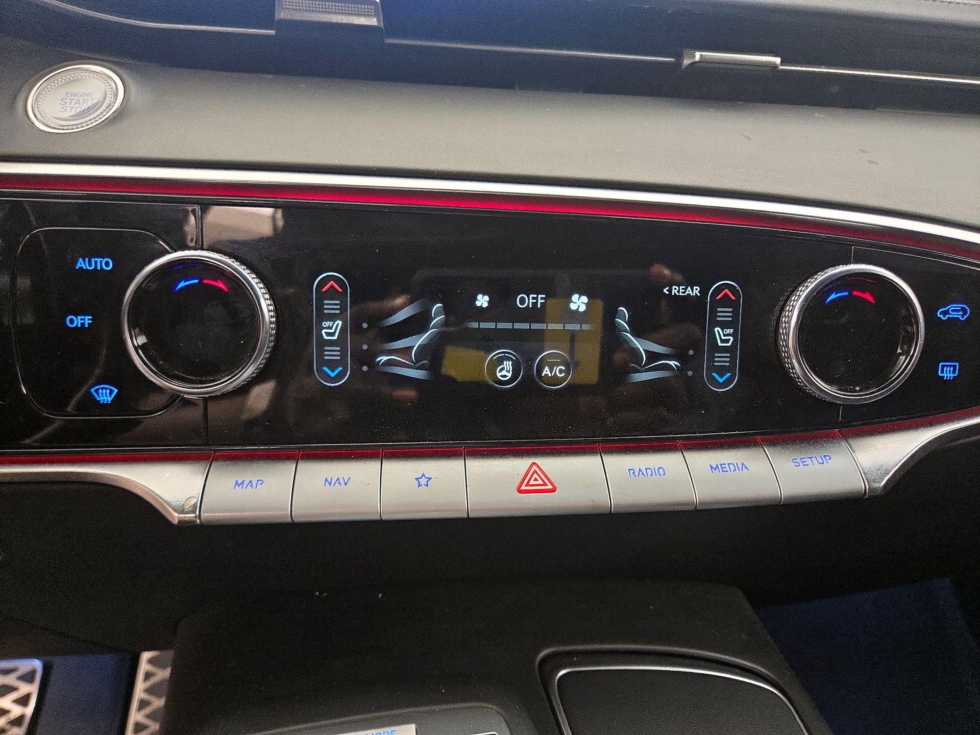 Thumbnail: 2022 Genesis GV70 - 17