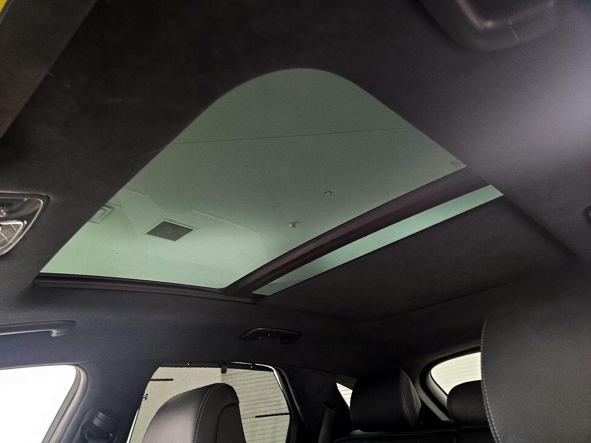 Thumbnail: 2022 Genesis GV70 - 20