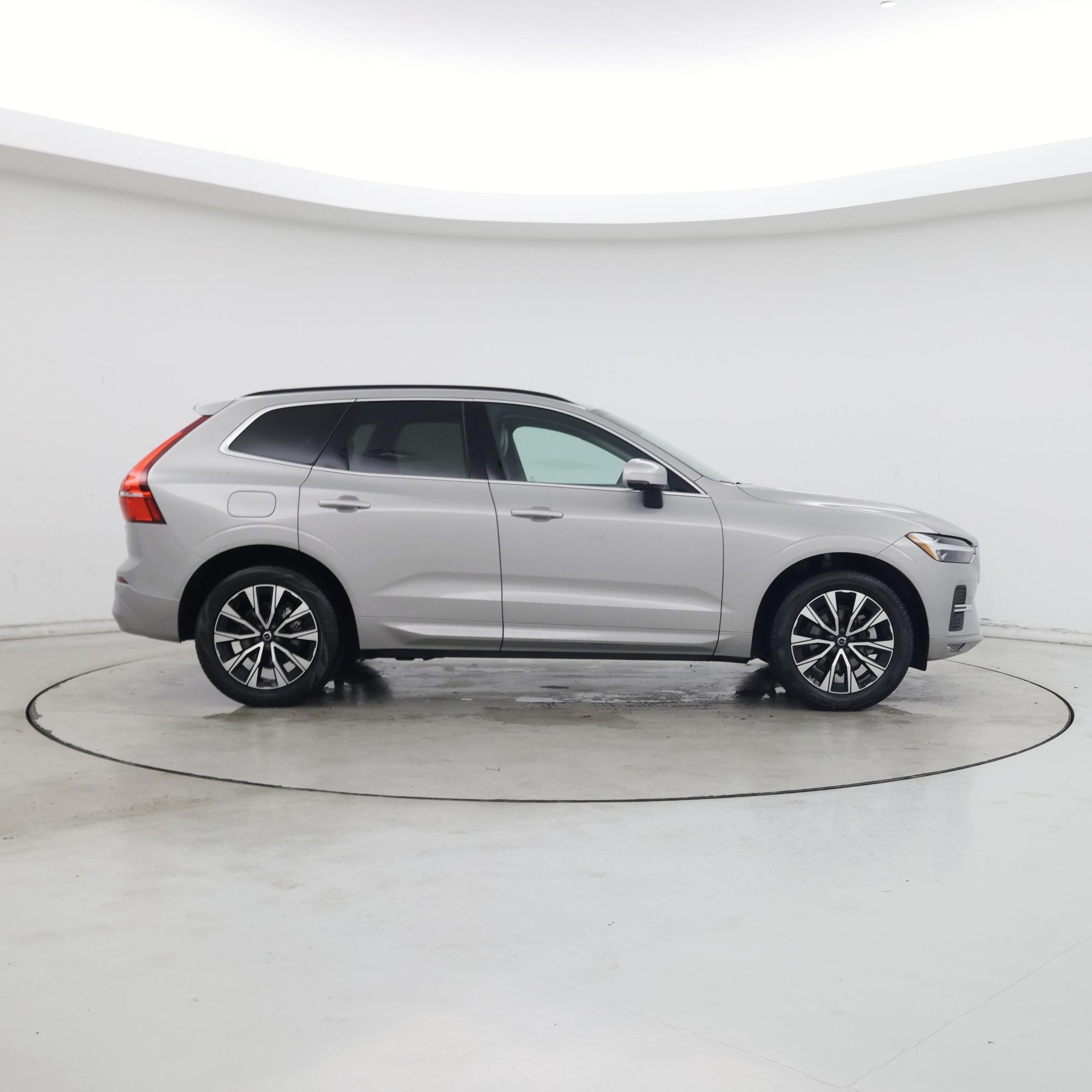 Thumbnail: 2023 Volvo XC60 - 7