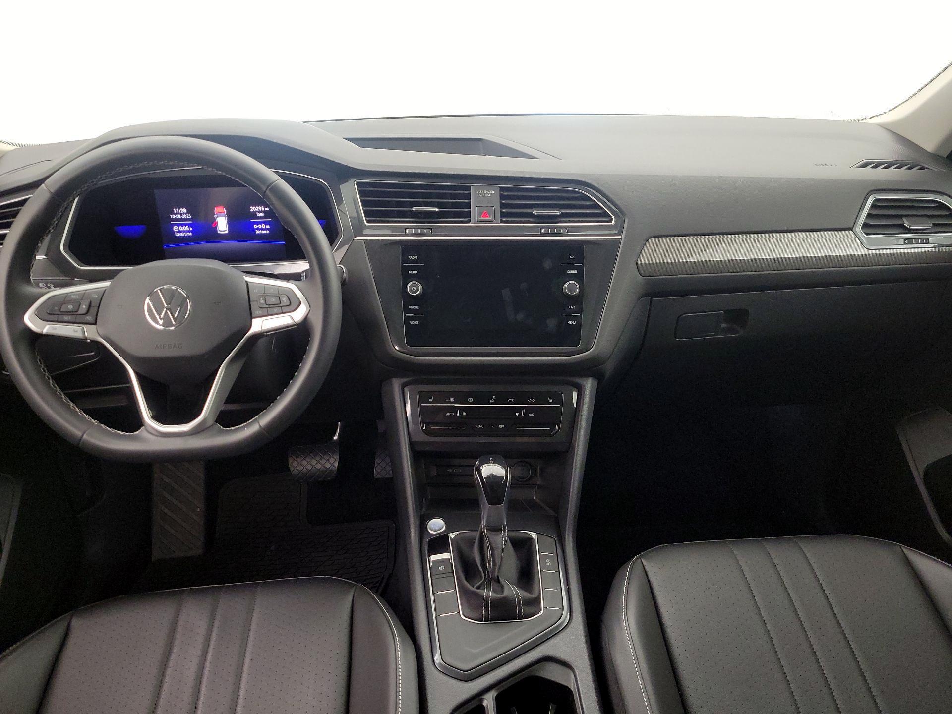 Thumbnail: 2022 Volkswagen Tiguan - 9