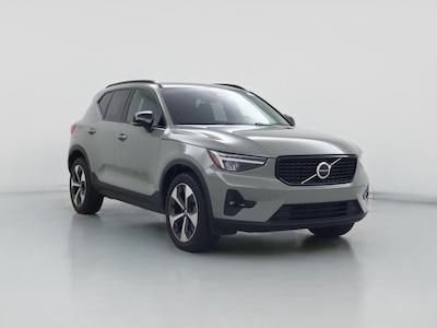 2023 Volvo XC40 B5 Plus Dark Theme