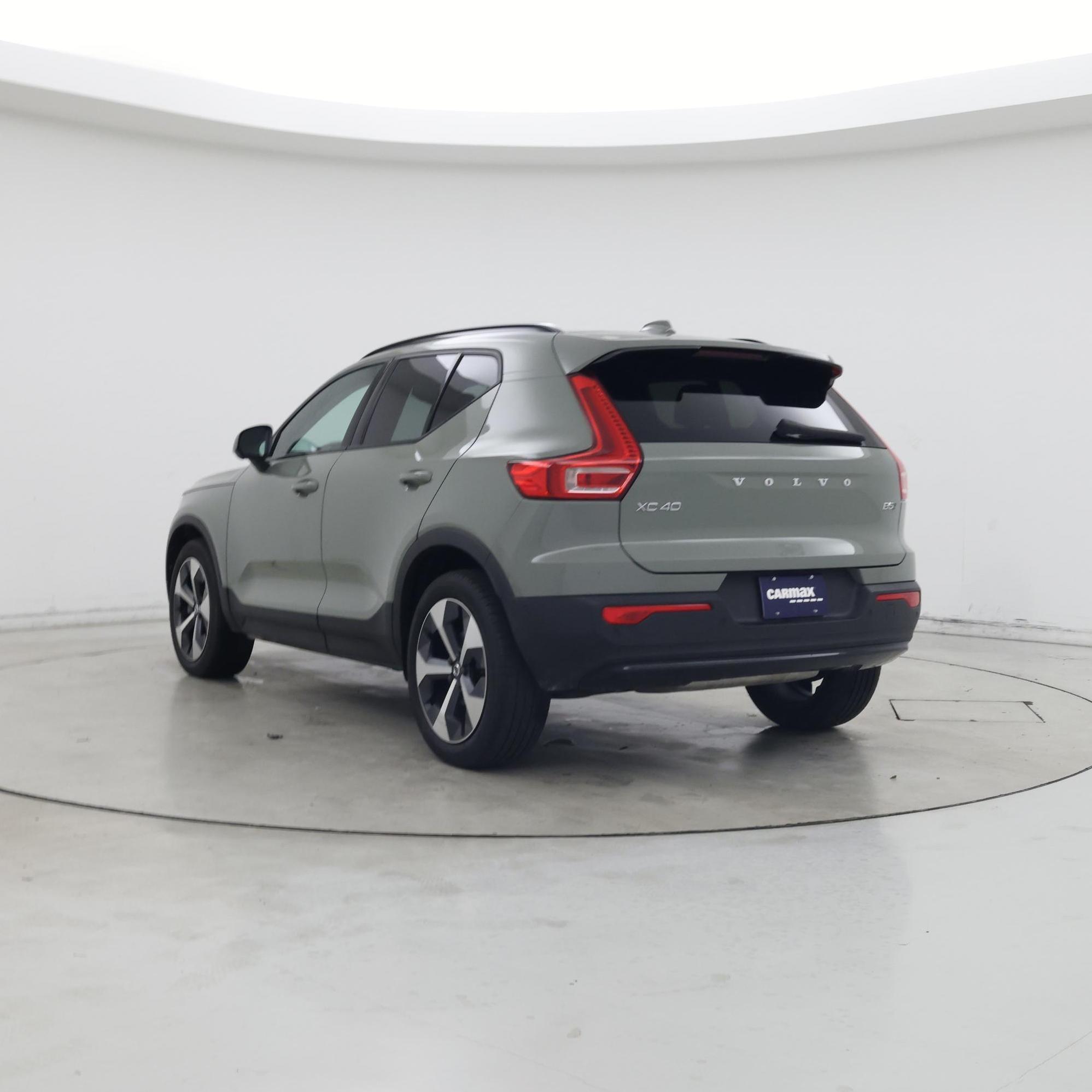 Thumbnail: 2023 Volvo XC40 - 2