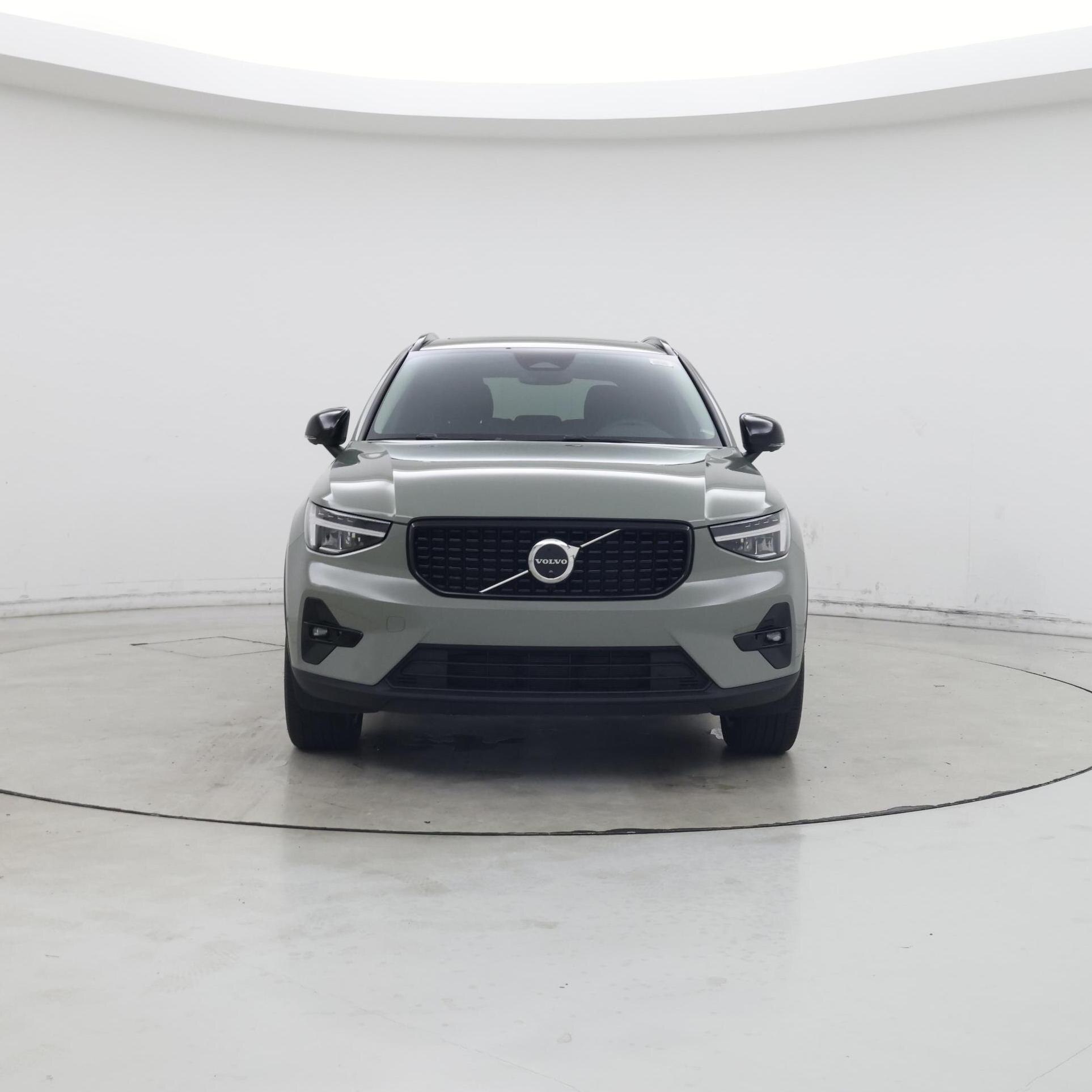 Thumbnail: 2023 Volvo XC40 - 5