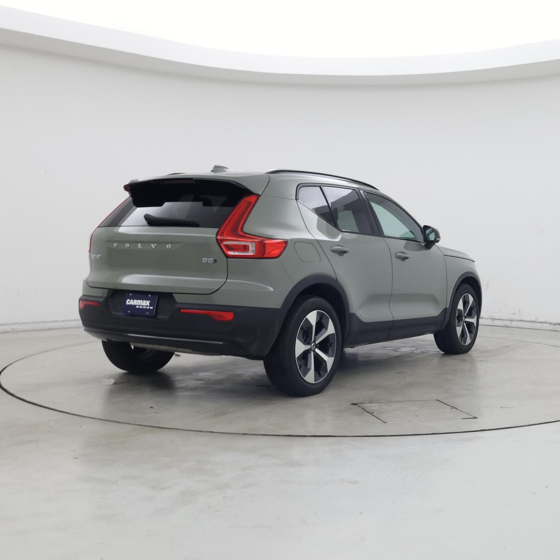 Thumbnail: 2023 Volvo XC40 - 8