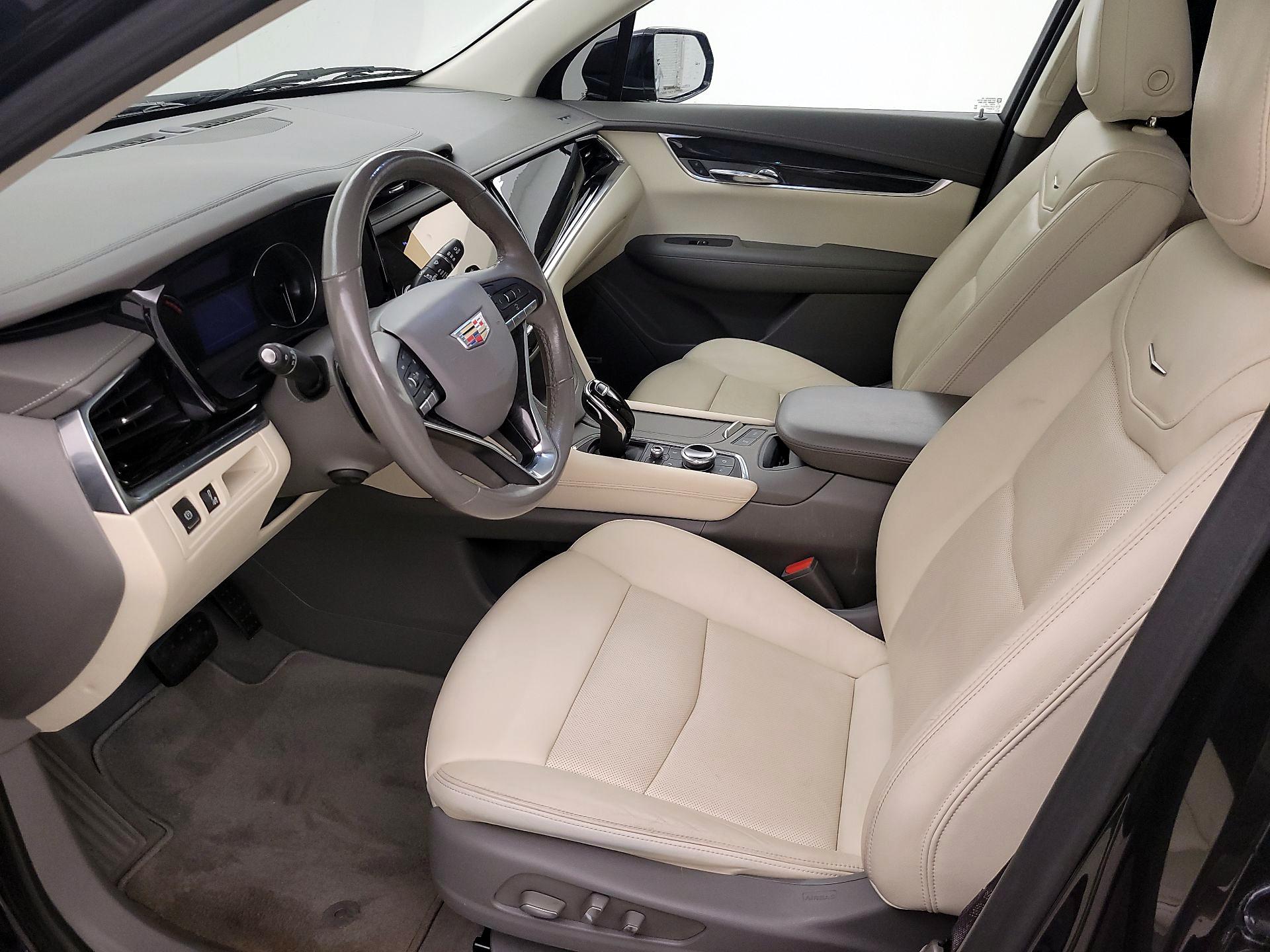 Thumbnail: 2022 Cadillac XT6 - 11