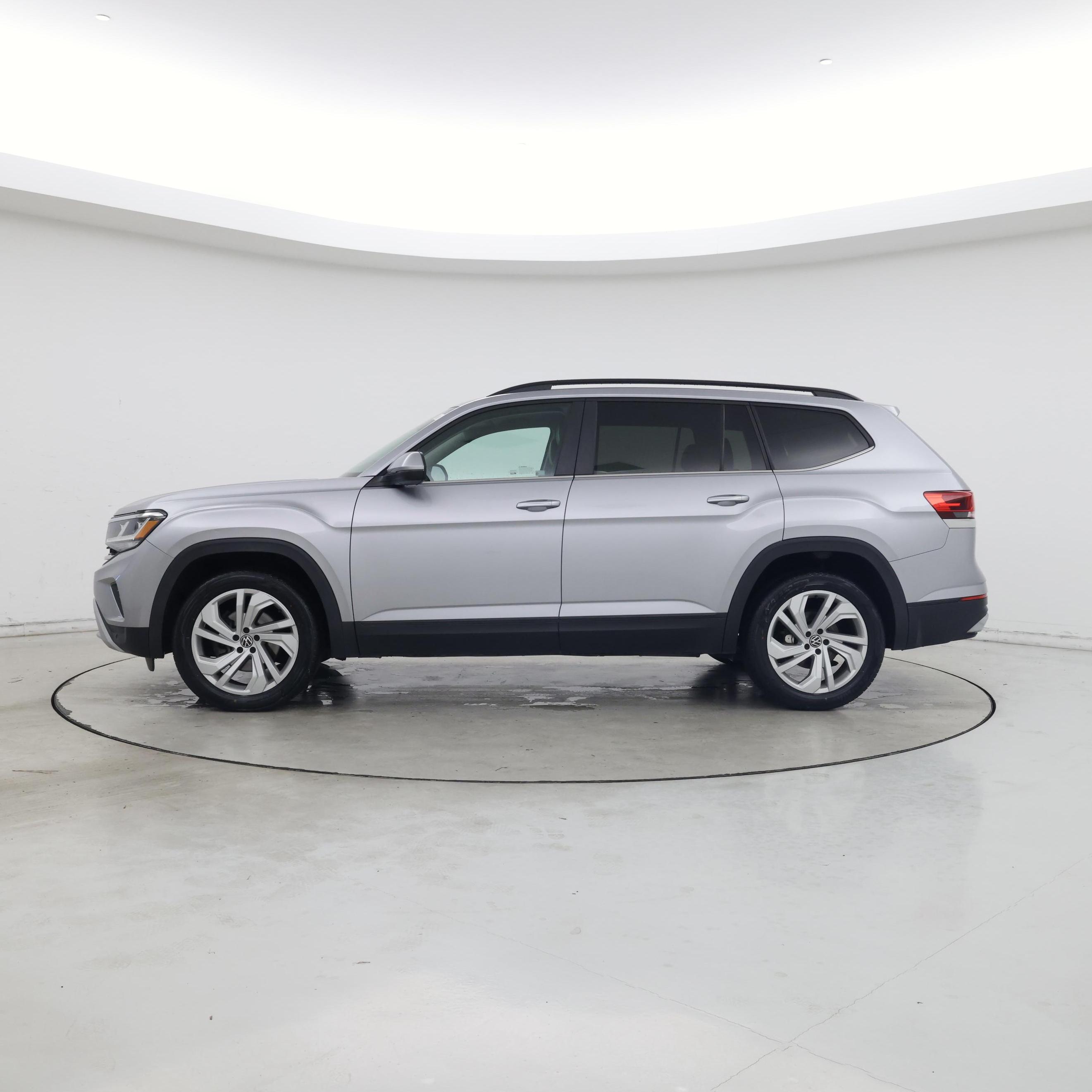 Thumbnail: 2022 Volkswagen Atlas - 3