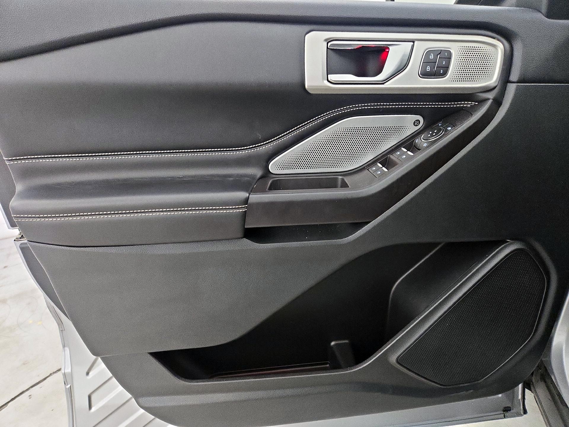 Thumbnail: 2020 Ford Explorer - 12