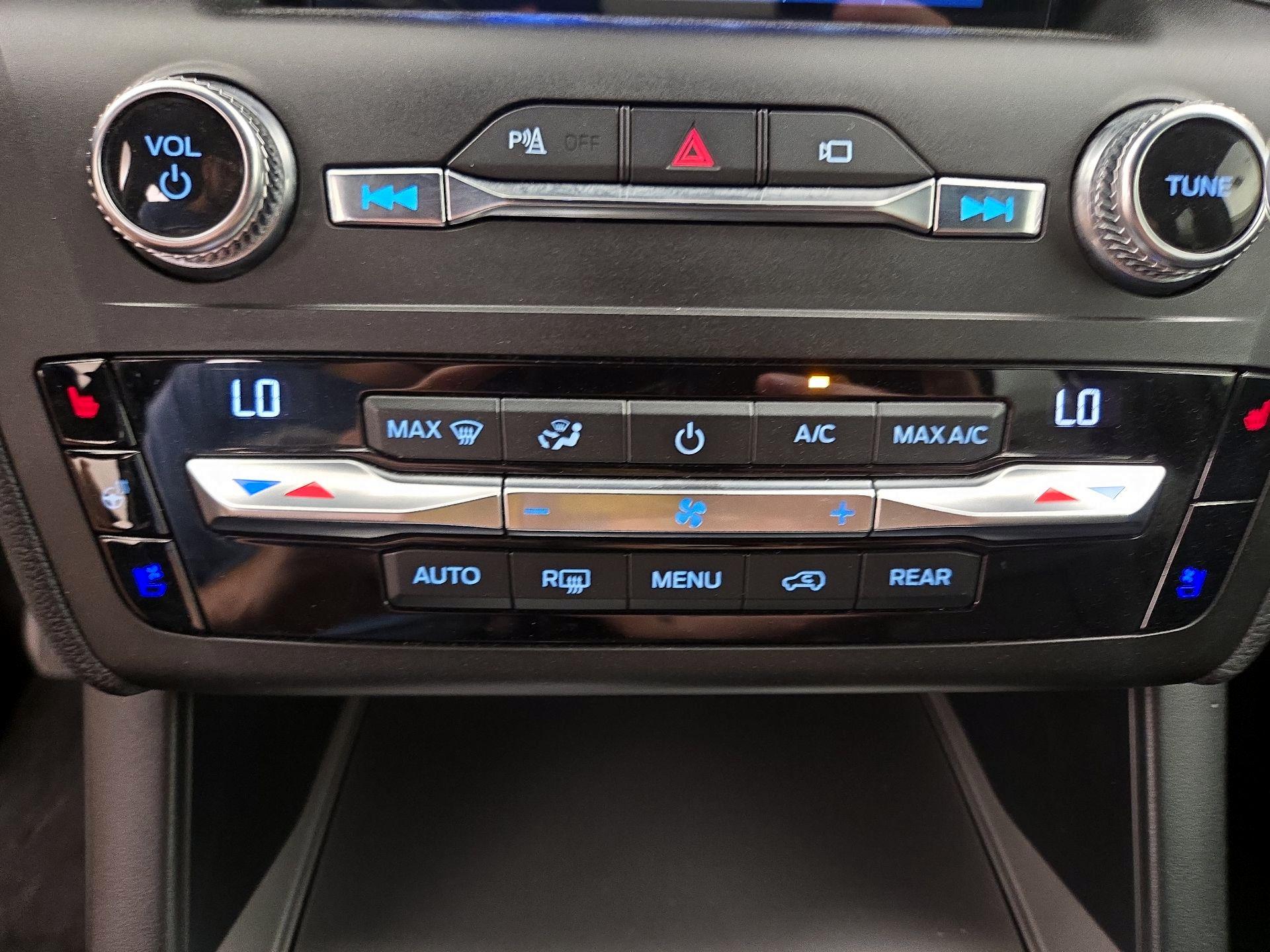 Thumbnail: 2020 Ford Explorer - 17