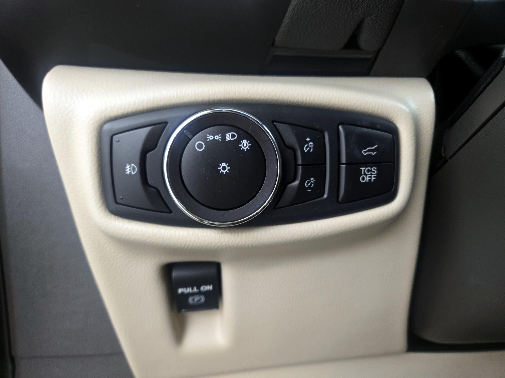 Thumbnail: 2019 Lincoln Nautilus - 13
