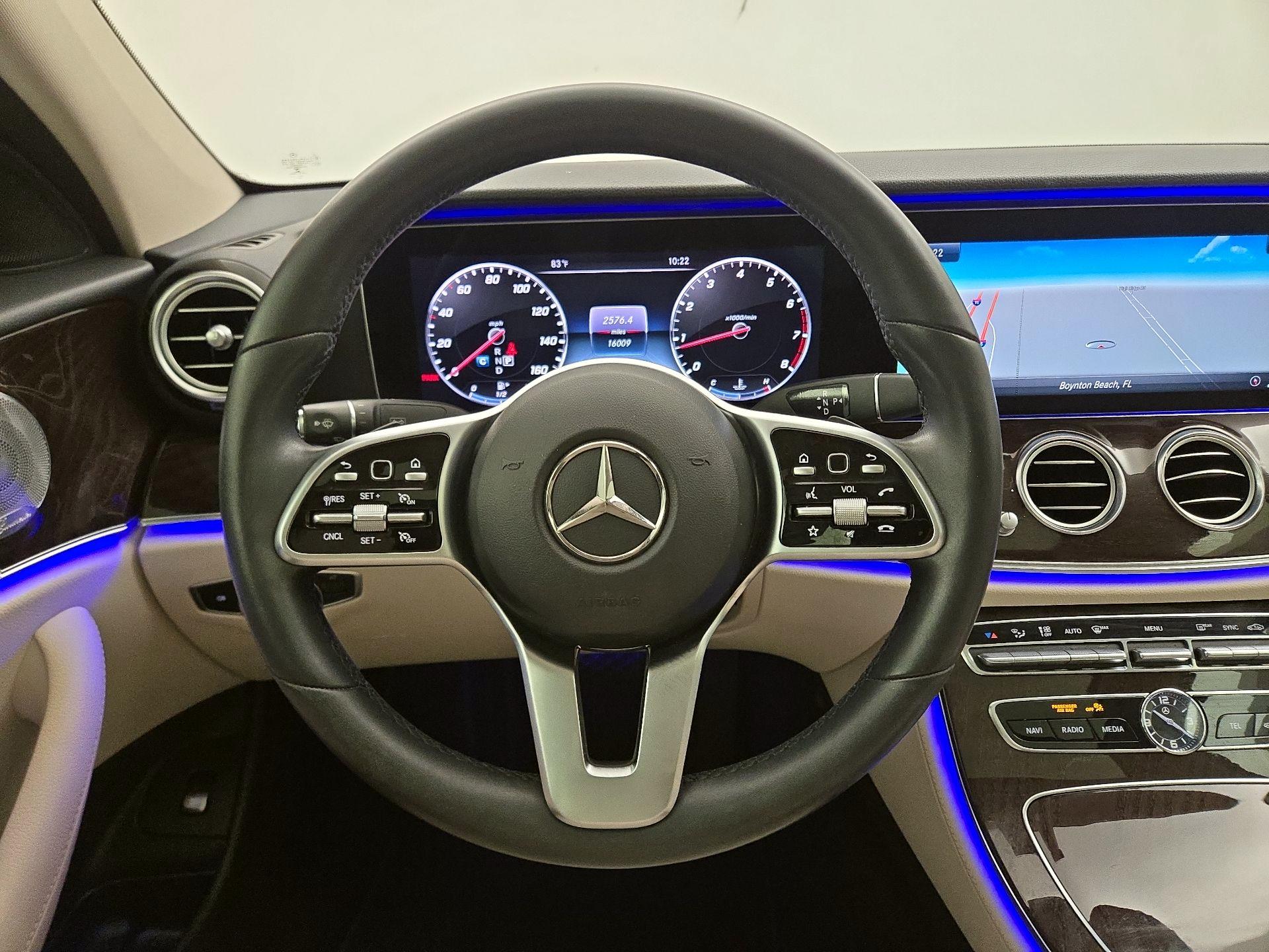 Thumbnail: 2020 Mercedes-Benz E-Class - 10