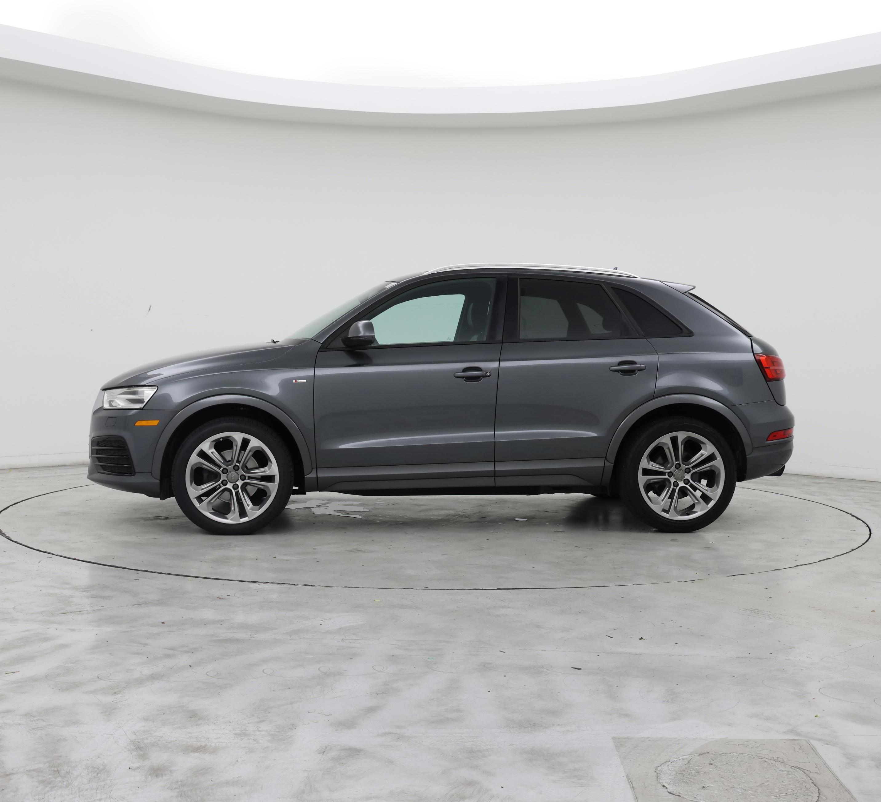 Thumbnail: 2018 Audi Q3 - 3