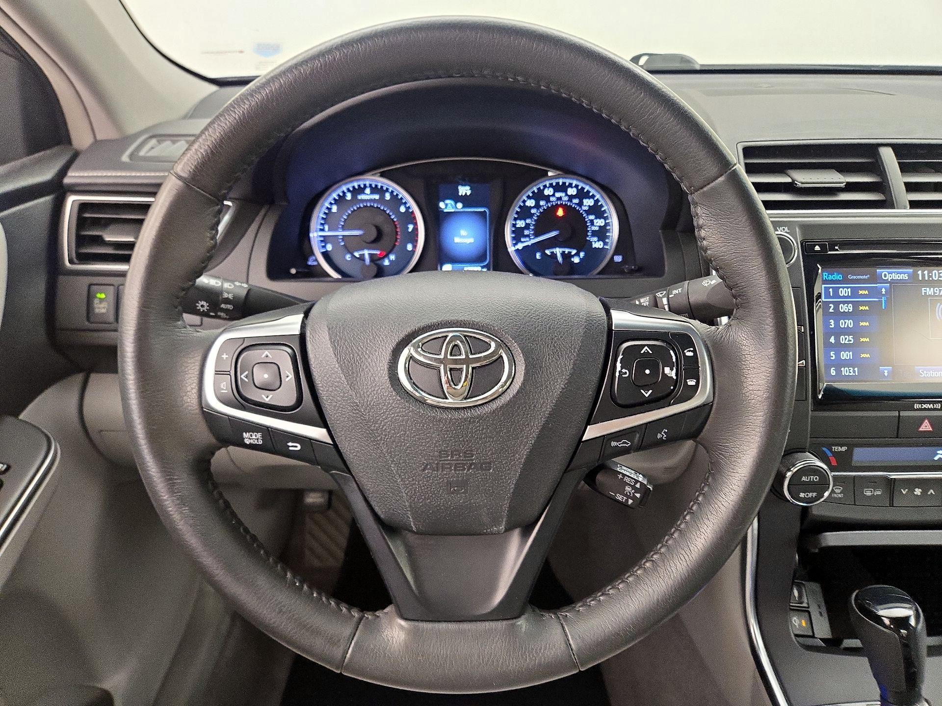 Thumbnail: 2017 Toyota Camry - 10
