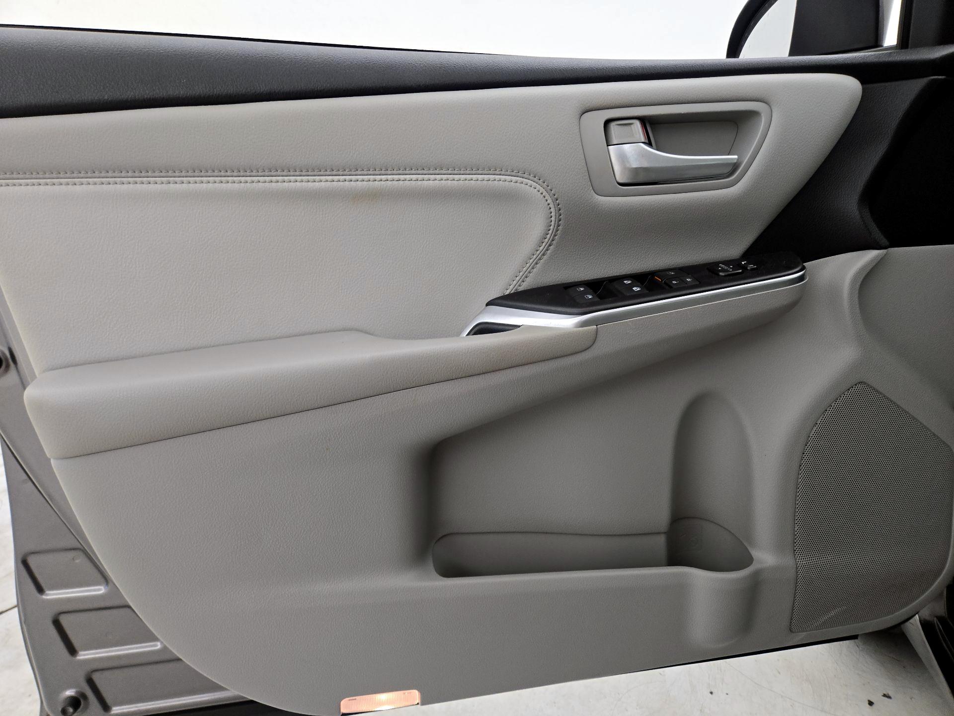Thumbnail: 2017 Toyota Camry - 12
