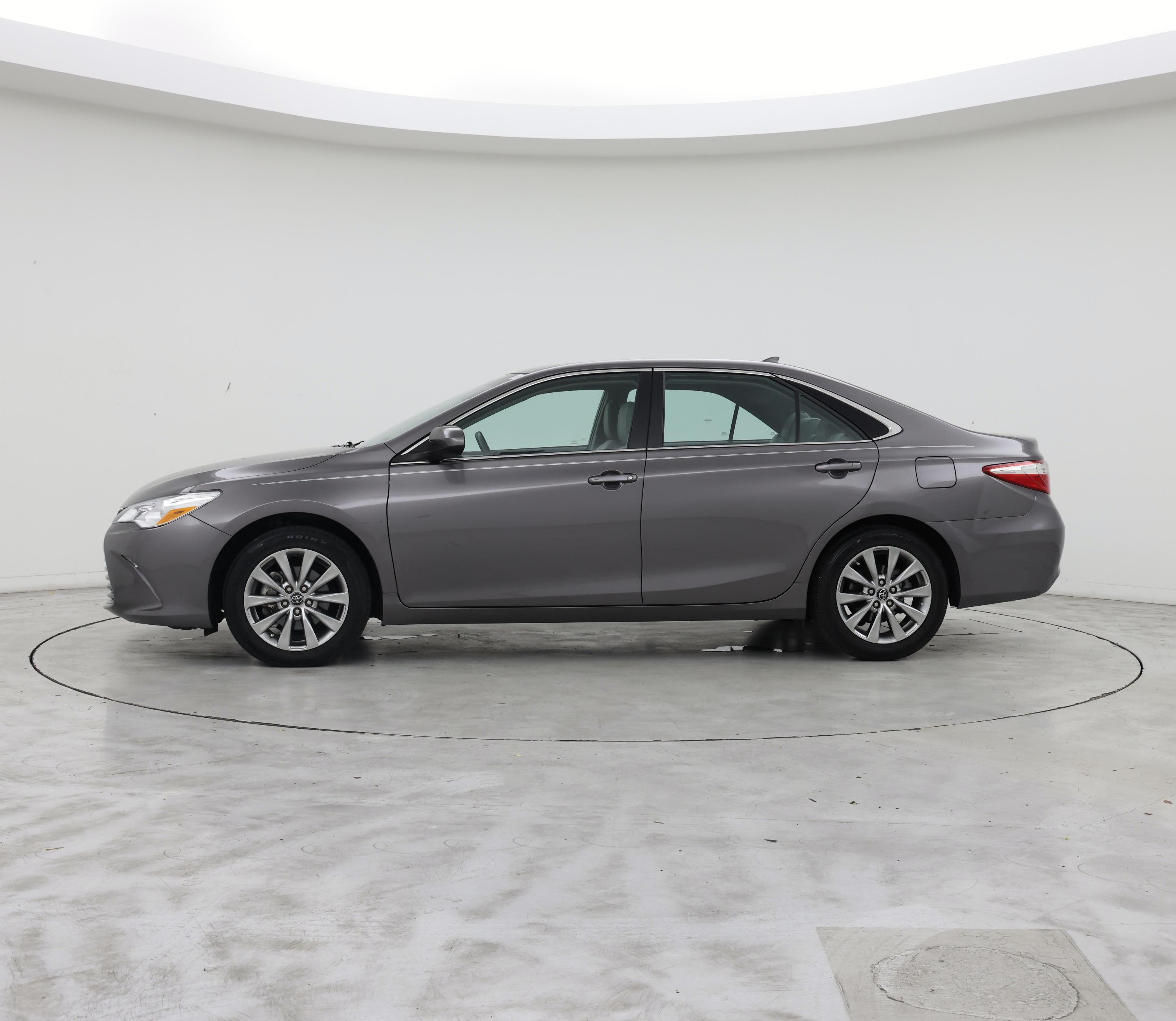 Thumbnail: 2017 Toyota Camry - 3