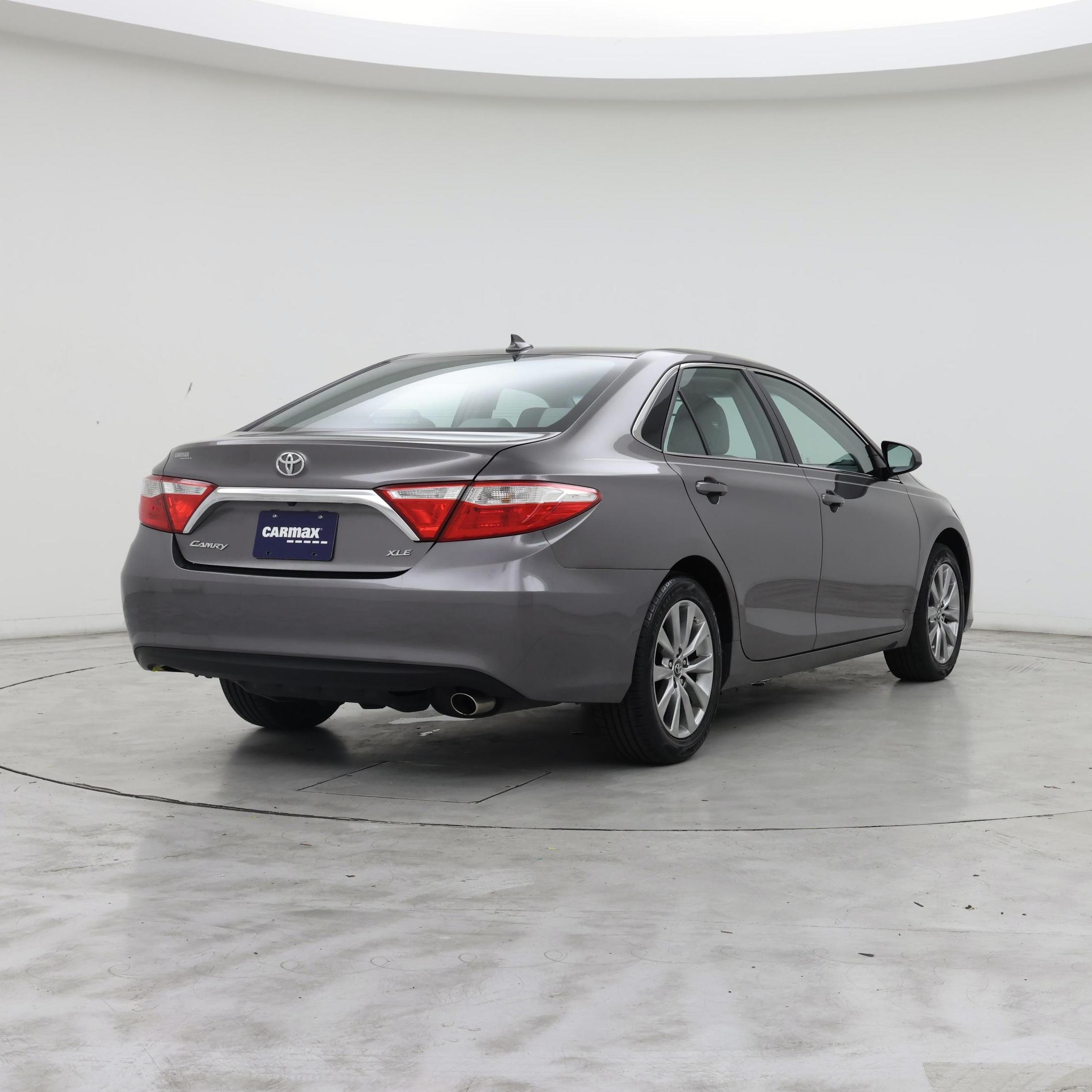 Thumbnail: 2017 Toyota Camry - 8