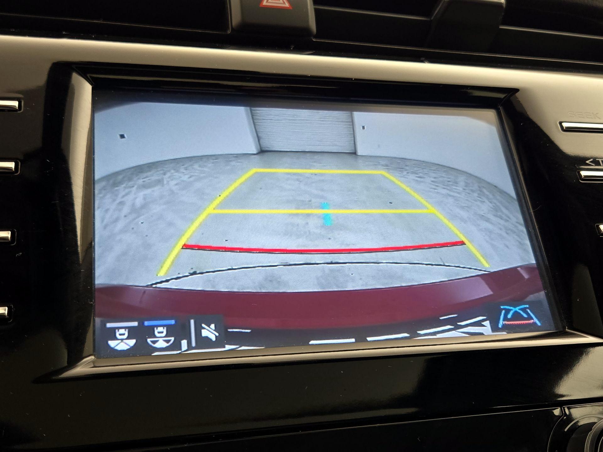 Thumbnail: 2019 Toyota Camry - 14