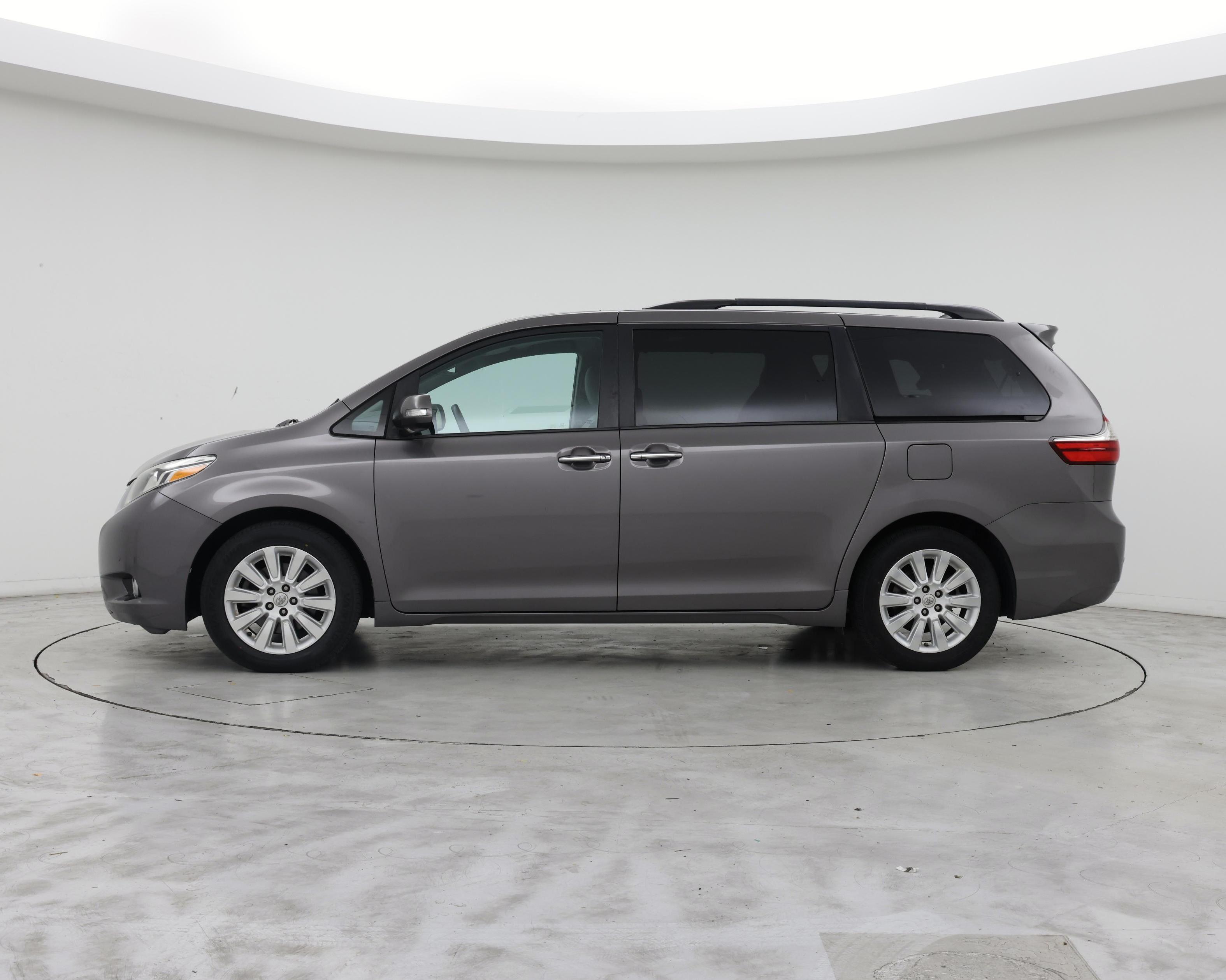 Thumbnail: 2016 Toyota Sienna - 3