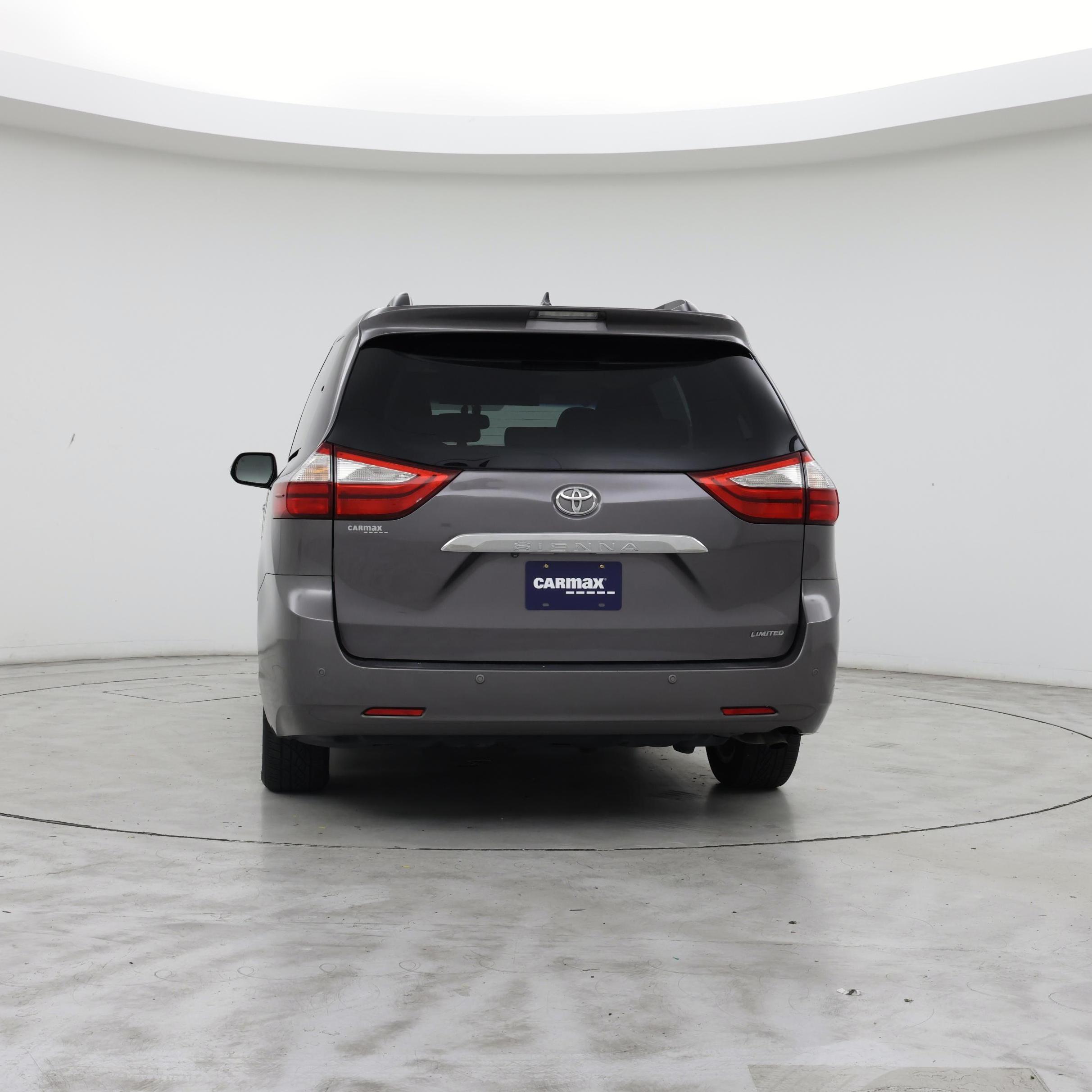 Thumbnail: 2016 Toyota Sienna - 6
