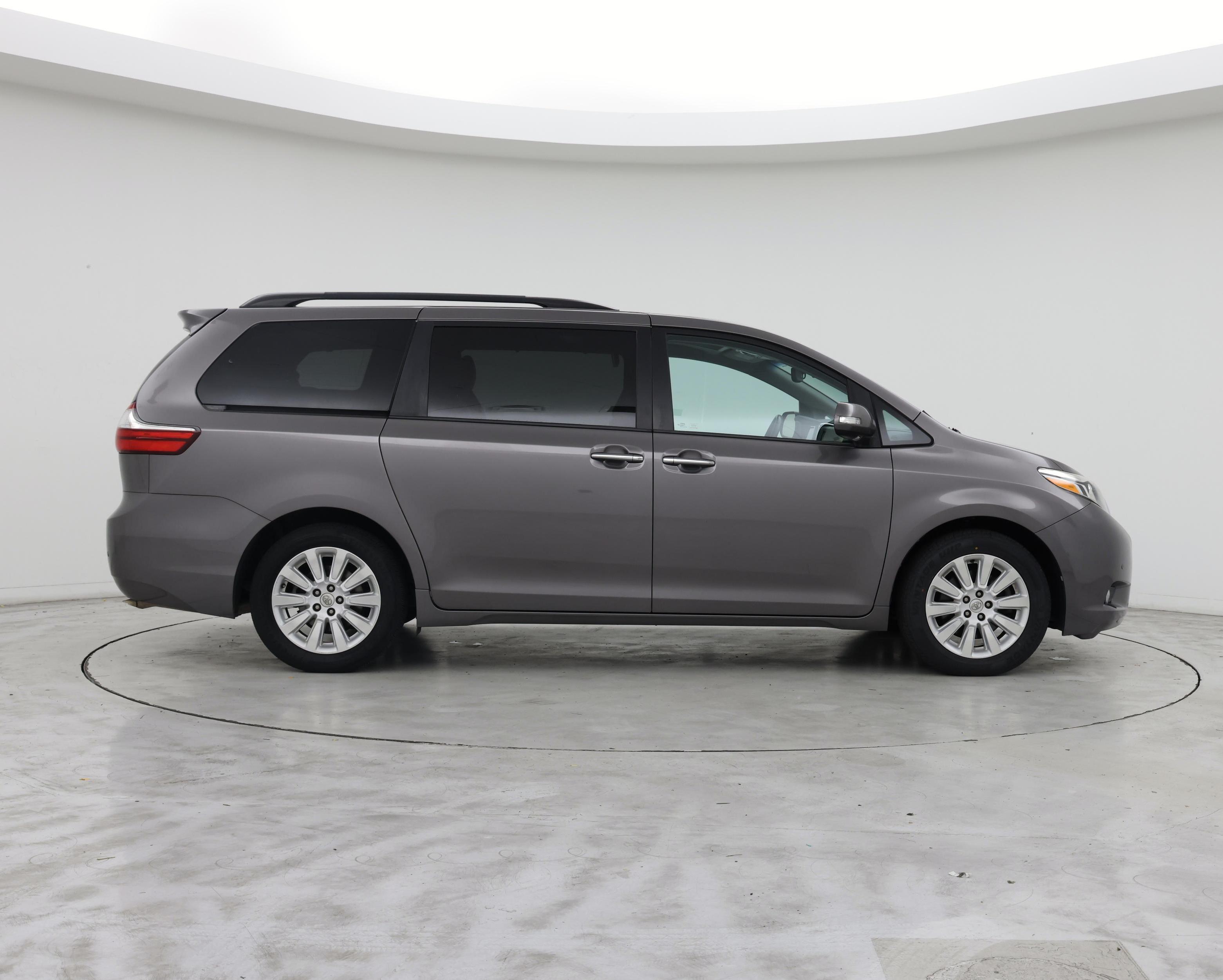 Thumbnail: 2016 Toyota Sienna - 7